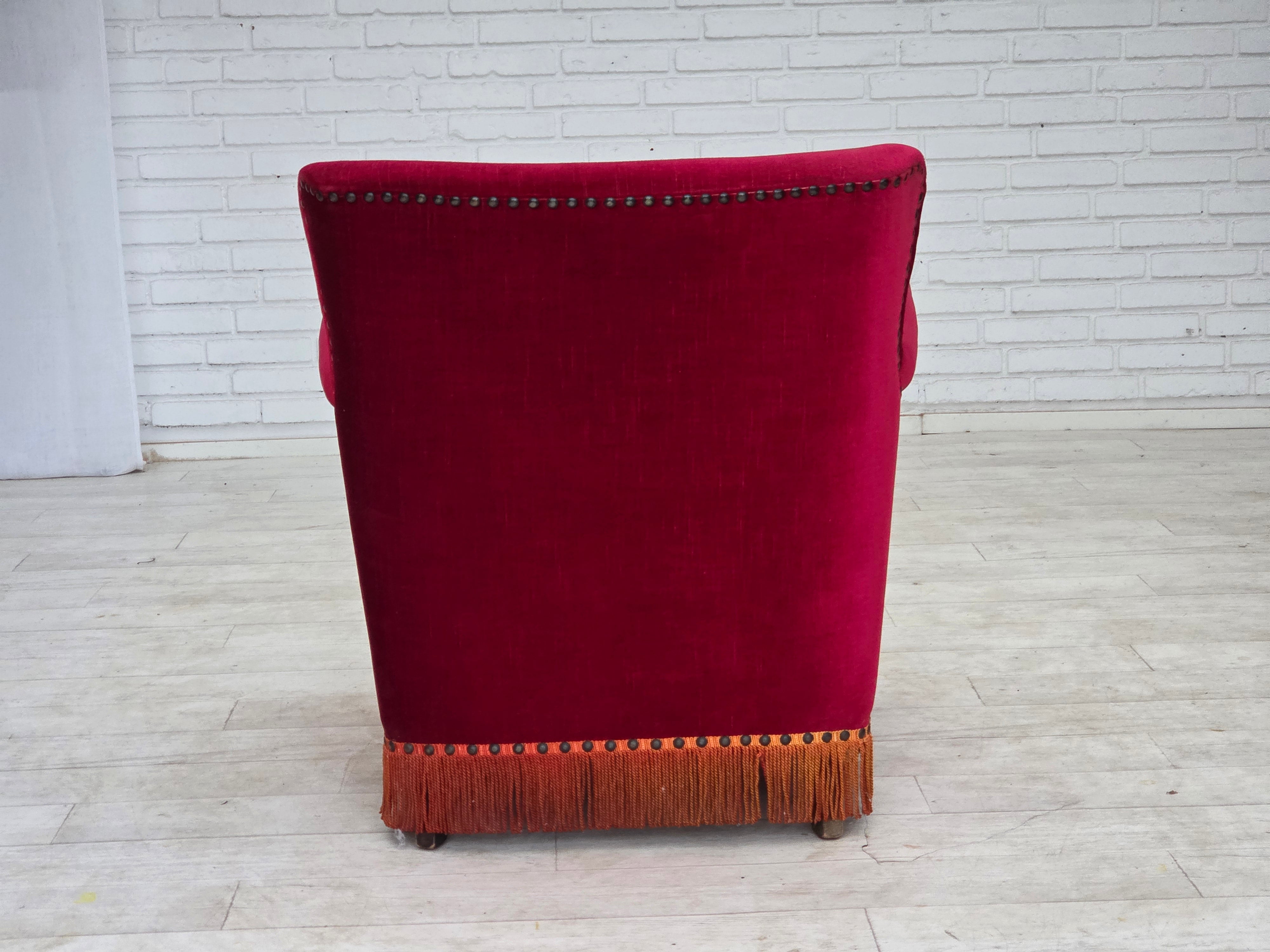 Danish_Armchair_in_Red_Velour_and_Ash_Wood_with_Reversible_Cushion,_Denmark,_1970s