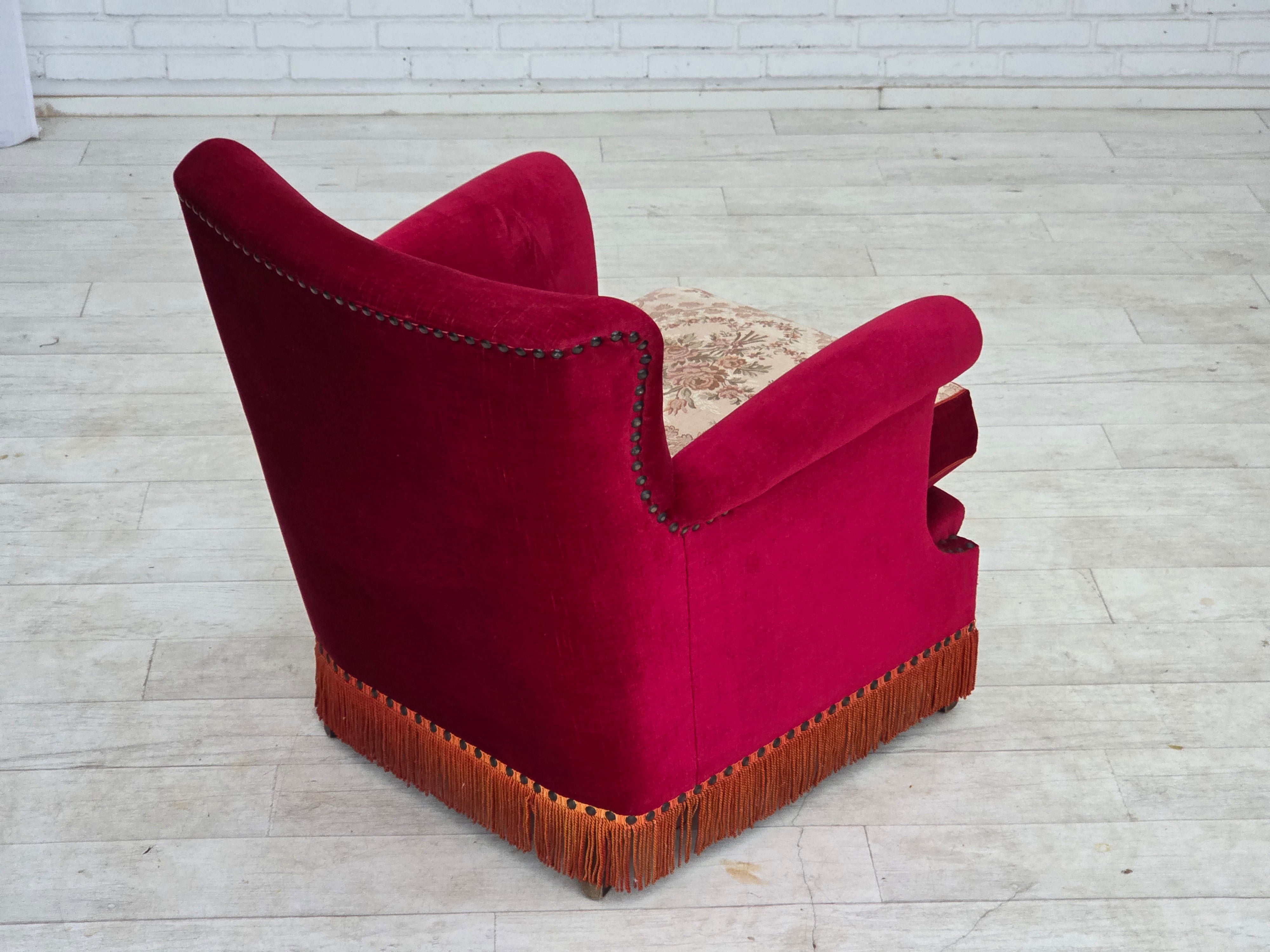 Danish_Armchair_in_Red_Velour_and_Ash_Wood_with_Reversible_Cushion,_Denmark,_1970s