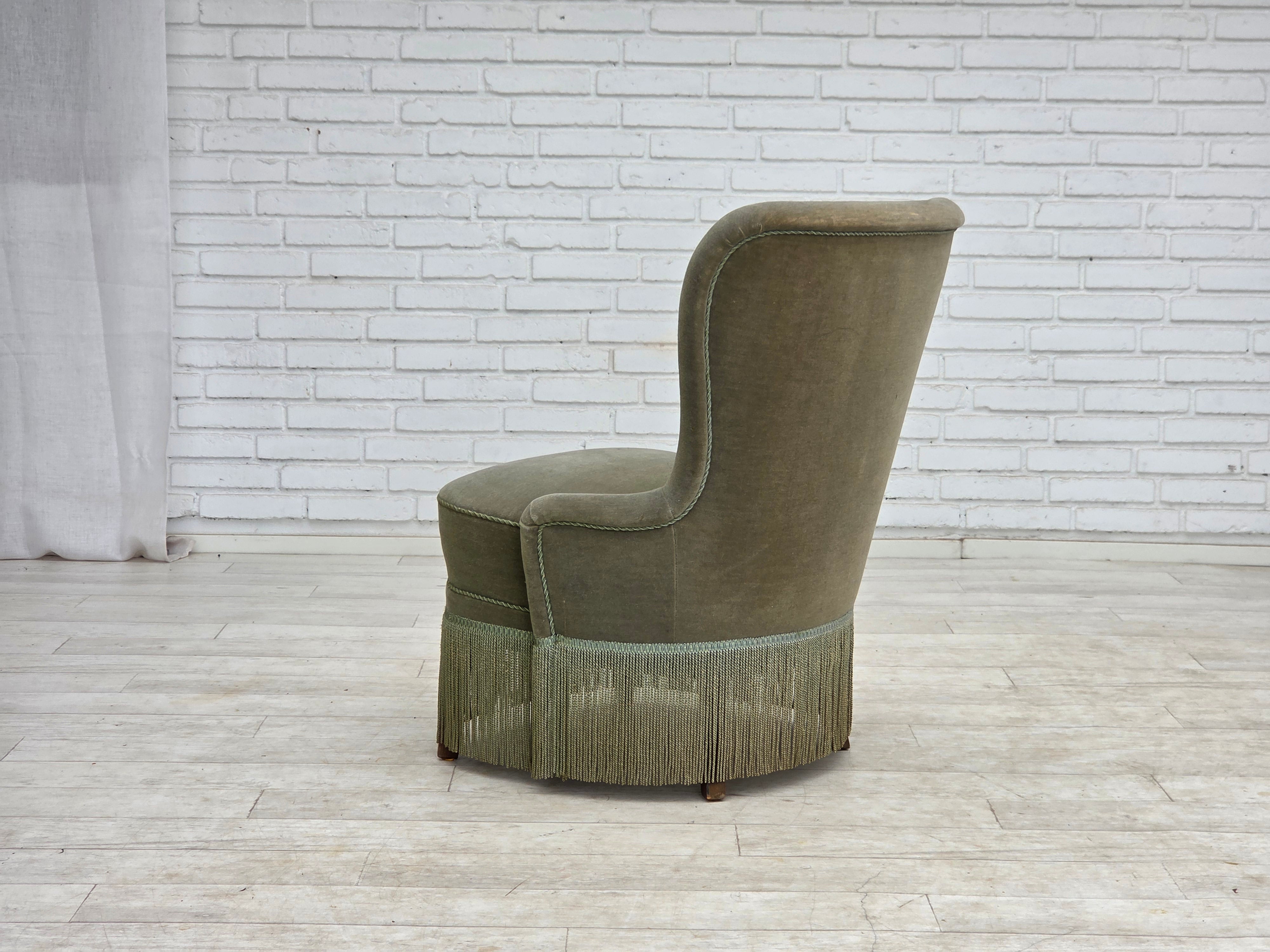 Danish_Lounge_Chair_in_Green_Velour,_Beech_Wood,_Denmark,_1970s