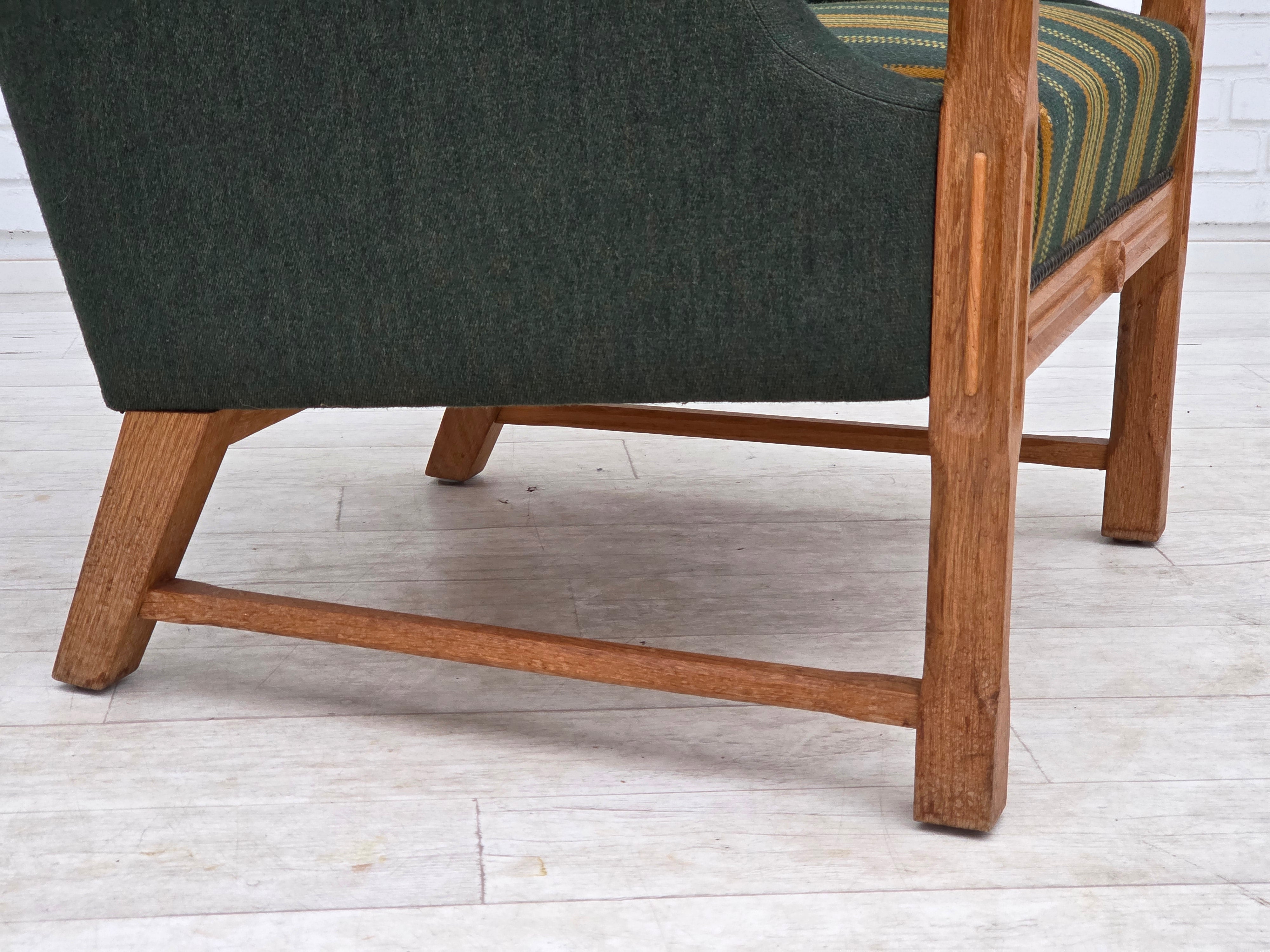 Danish_Oak_Lounge_Chair_in_Green_Wool,_Denmark,_1970s