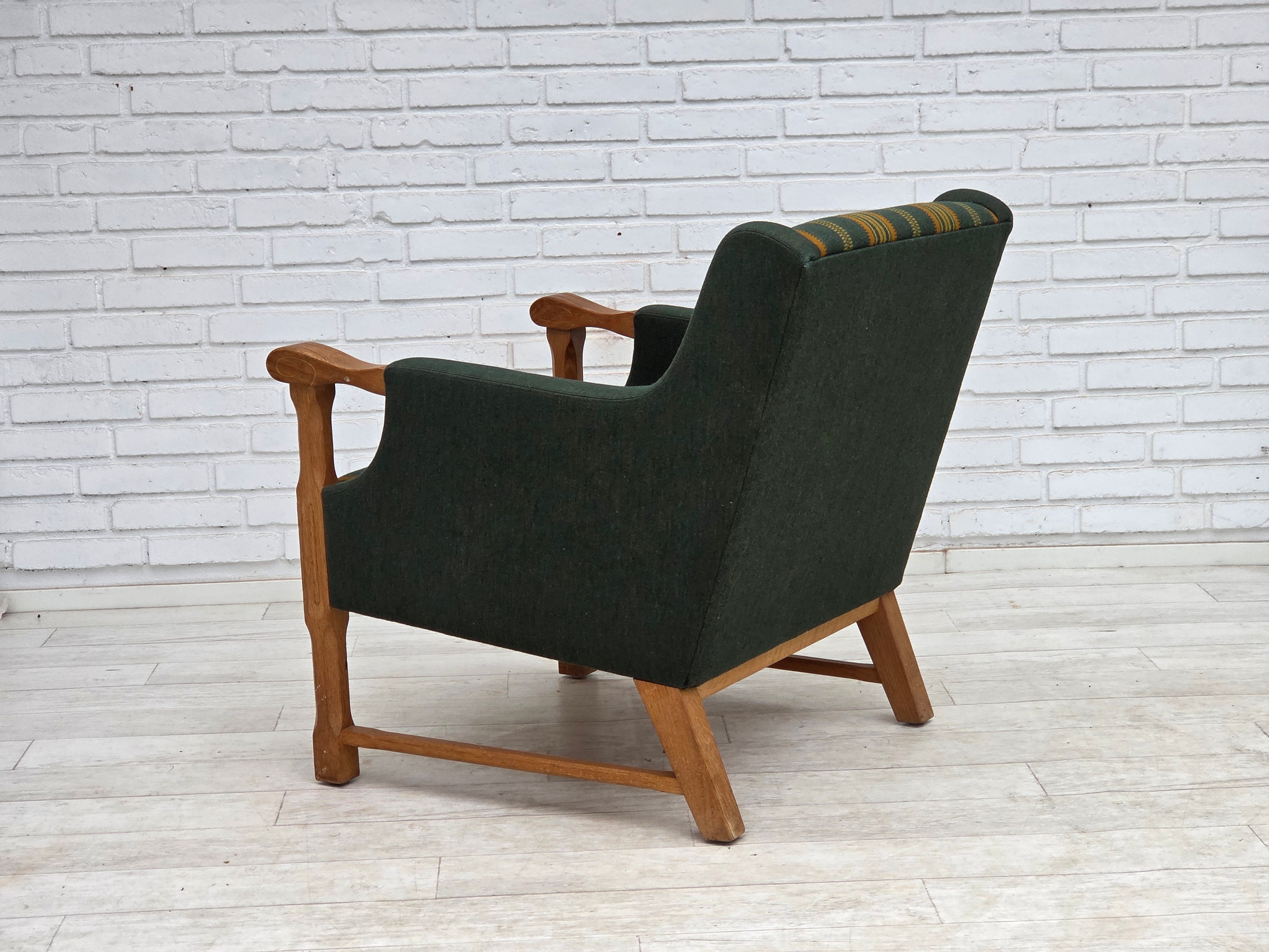 Danish_Oak_Lounge_Chair_in_Green_Wool,_Denmark,_1970s