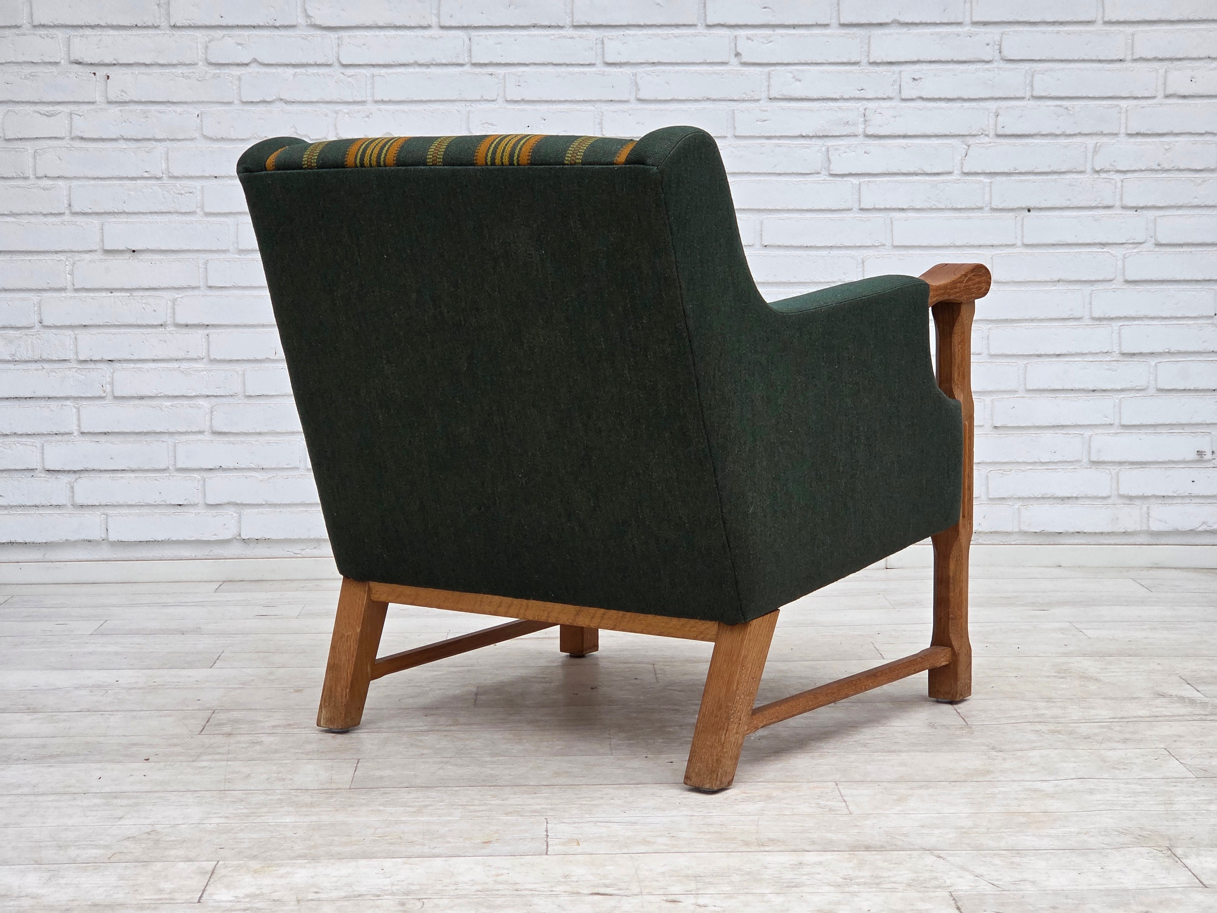 Danish_Oak_Lounge_Chair_in_Green_Wool,_Denmark,_1970s