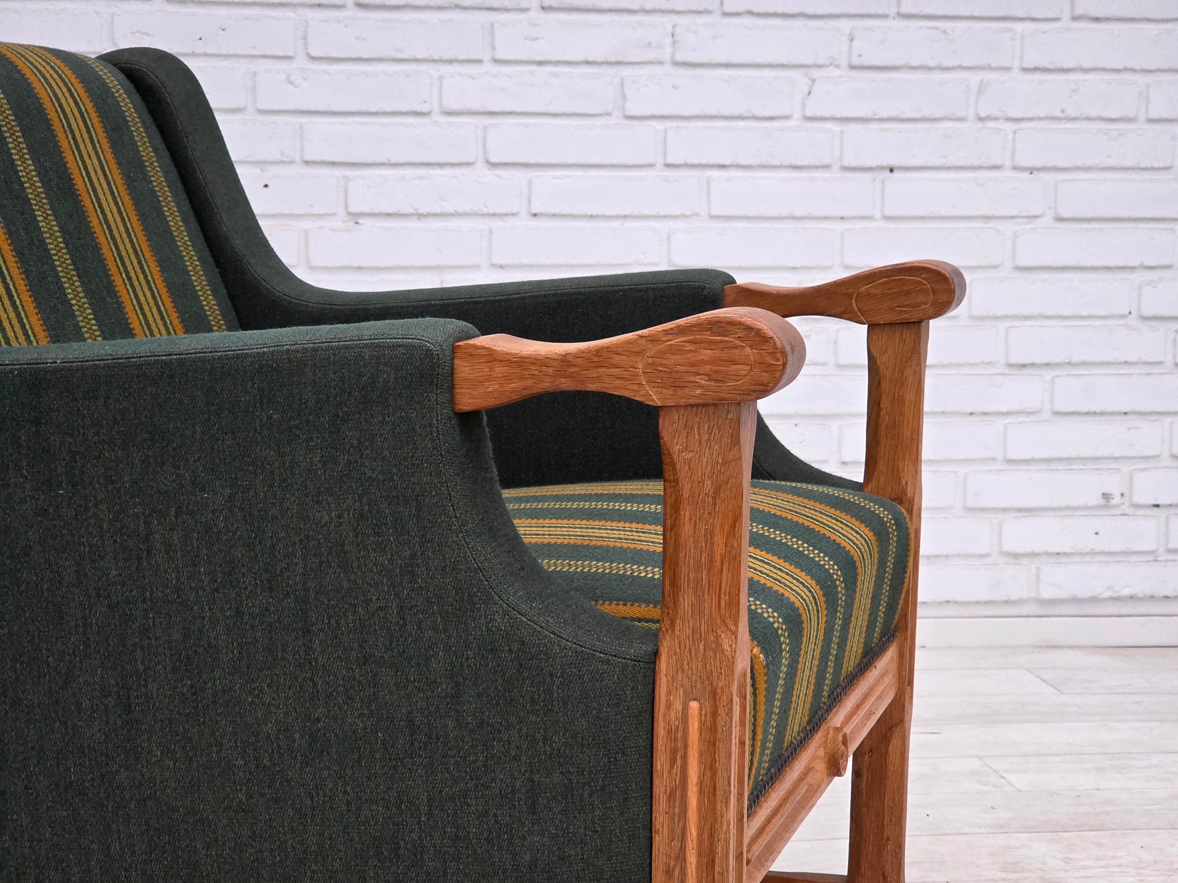 Danish_Oak_Lounge_Chair_in_Green_Wool,_Denmark,_1970s