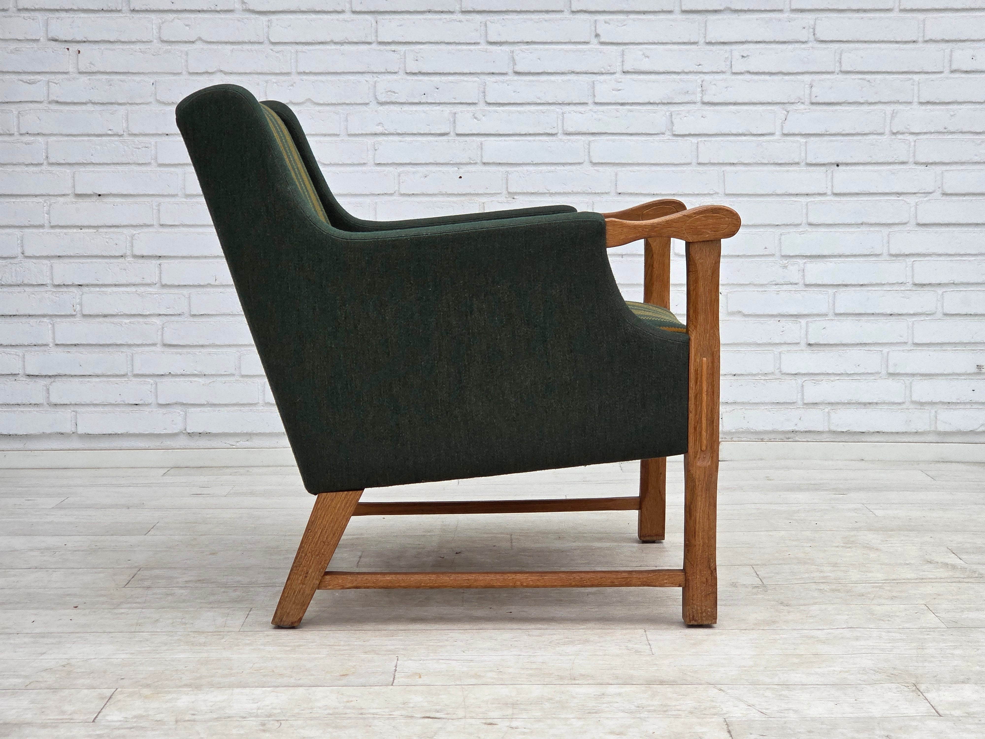 Danish_Oak_Lounge_Chair_in_Green_Wool,_Denmark,_1970s