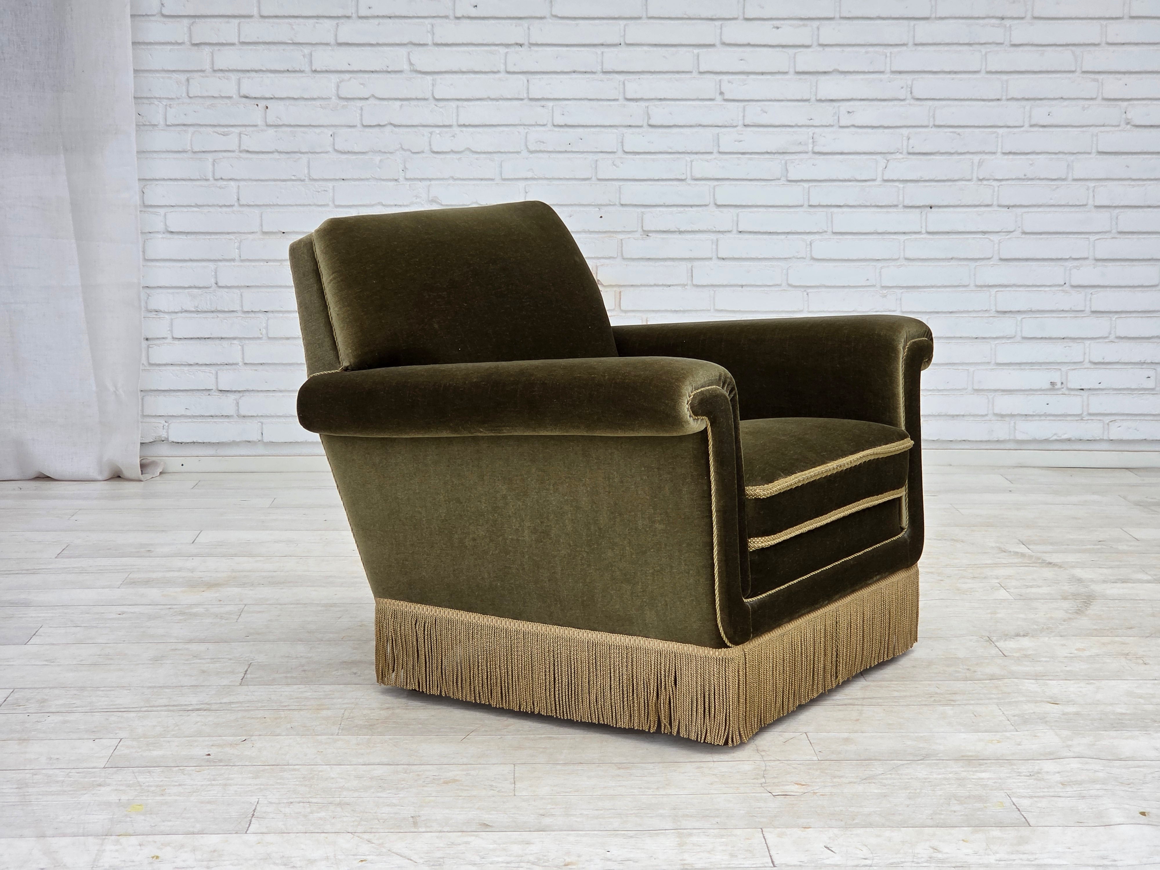 Danish_Lounge_Chair_in_Green_Velour,_Beech_Wood,_Denmark,_1970s