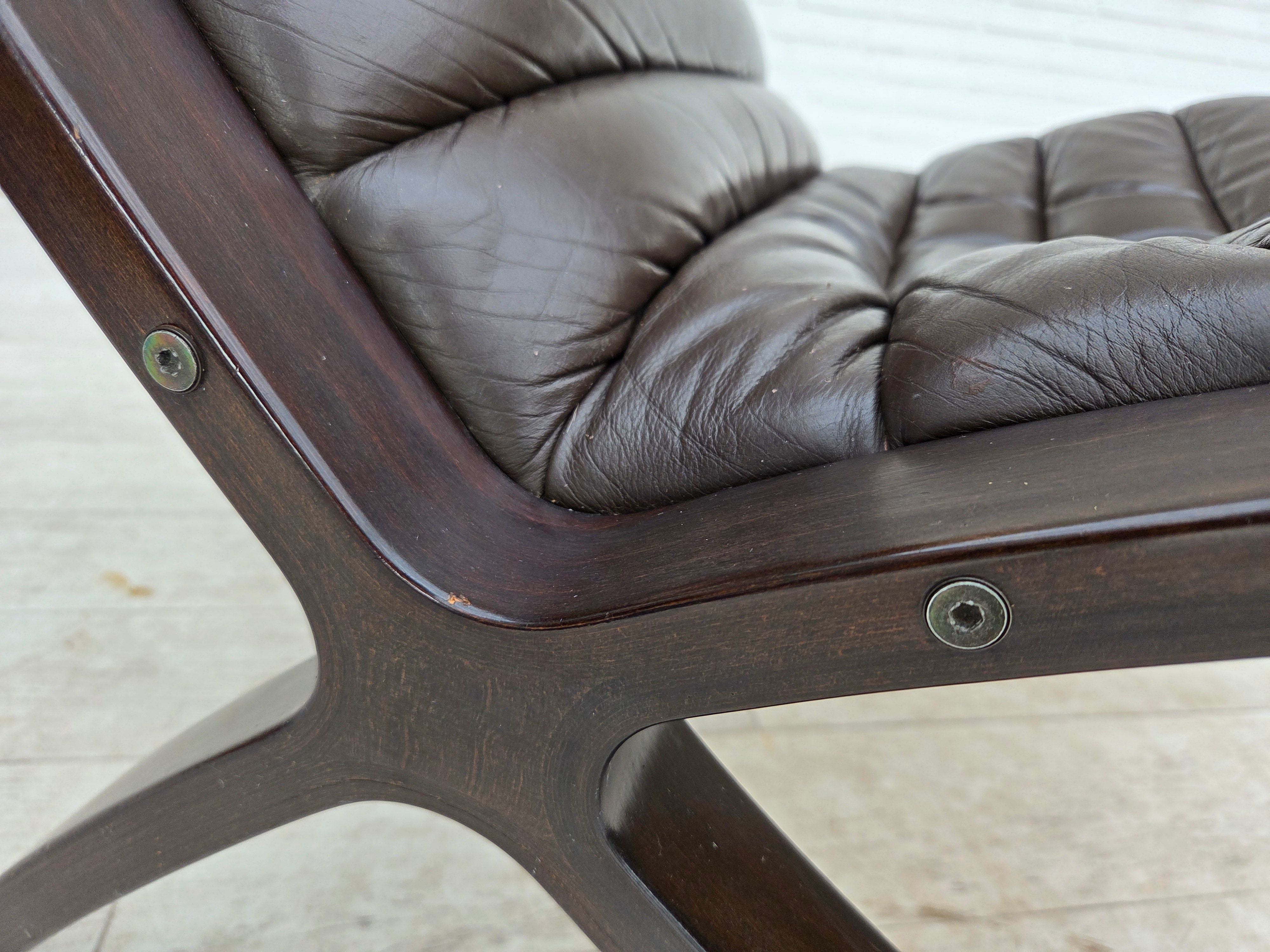 Lounge_Chair_by_Peter_Hvidt_&_Orla_Mølgaard_for_Fritz_Hansen,_Brown_Leather_and_Beech,_Denmark,_1970s