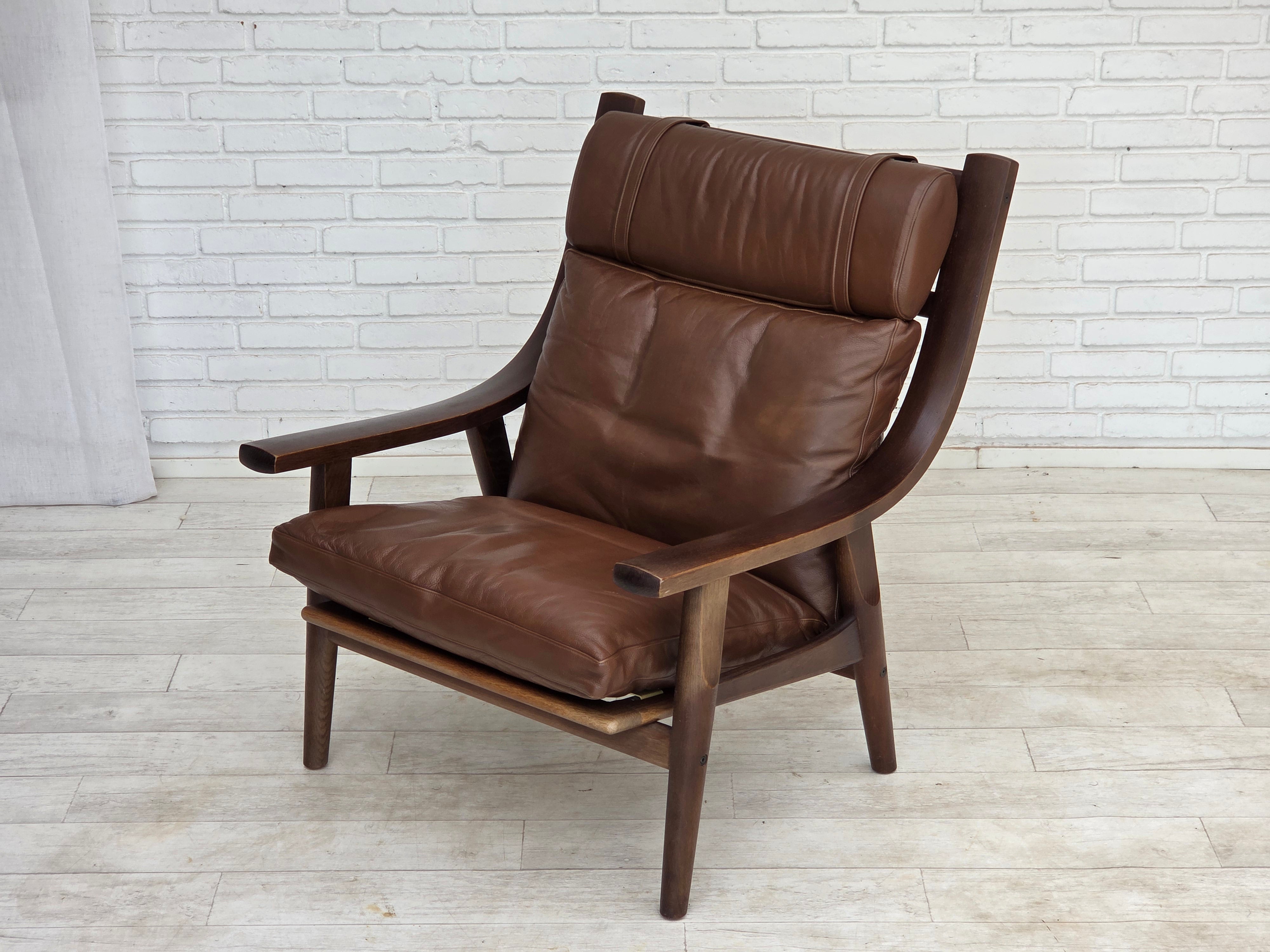GE530_High-Back_Leather_Armchair_by_Hans_J._Wegner_for_Getama,_Dark_Oak,_Denmark,_circa_1975