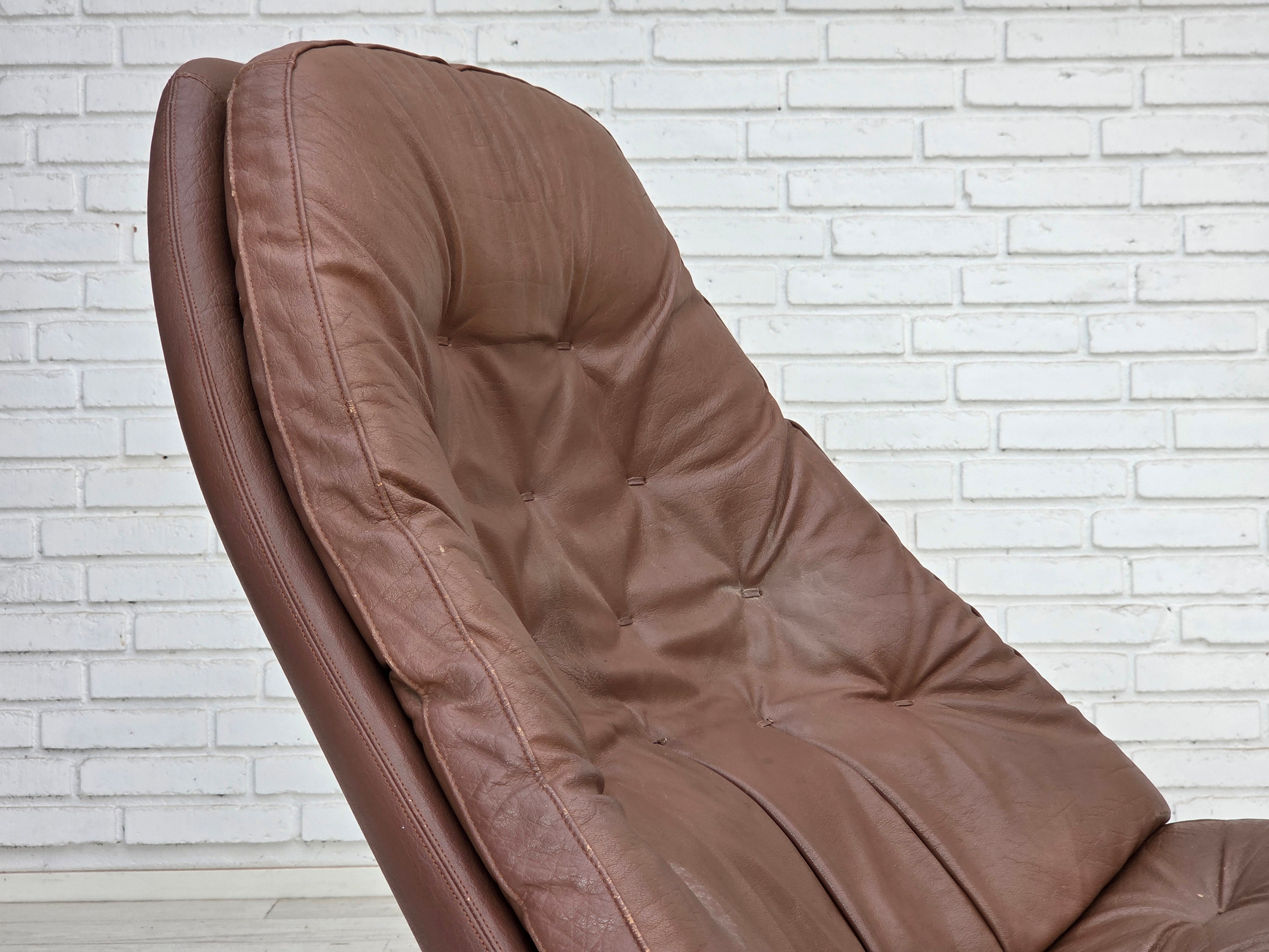MS68_Swivel_Lounge_Chair_by_Madsen_&_Schubell,_Brown_Leather_and_Teak,_Denmark,_1970s