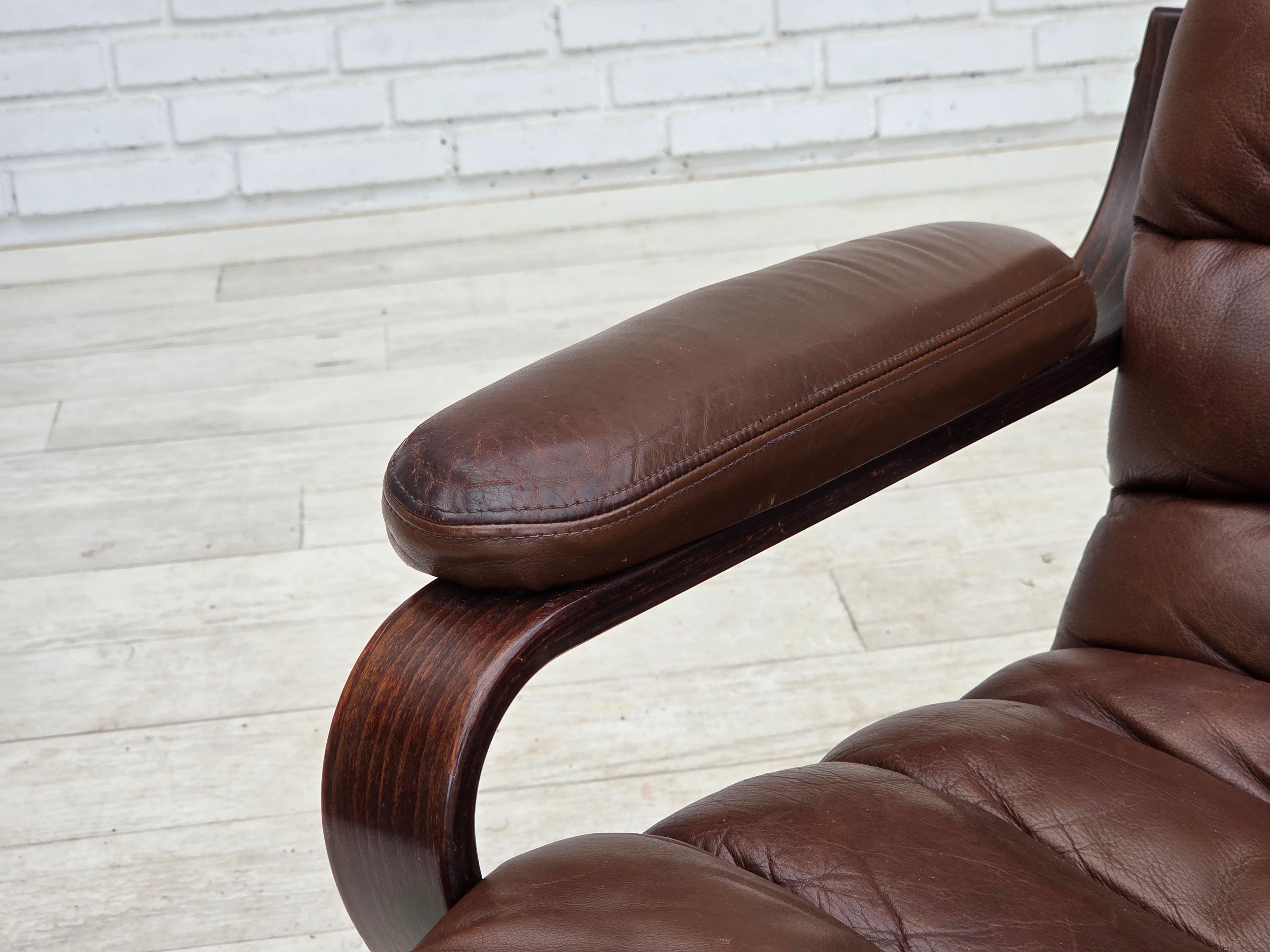 Swivel_Lounge_Chair_by_Georg_Thams_for_Vejen_Polstermøbelfabrik,_Denmark,_1970s