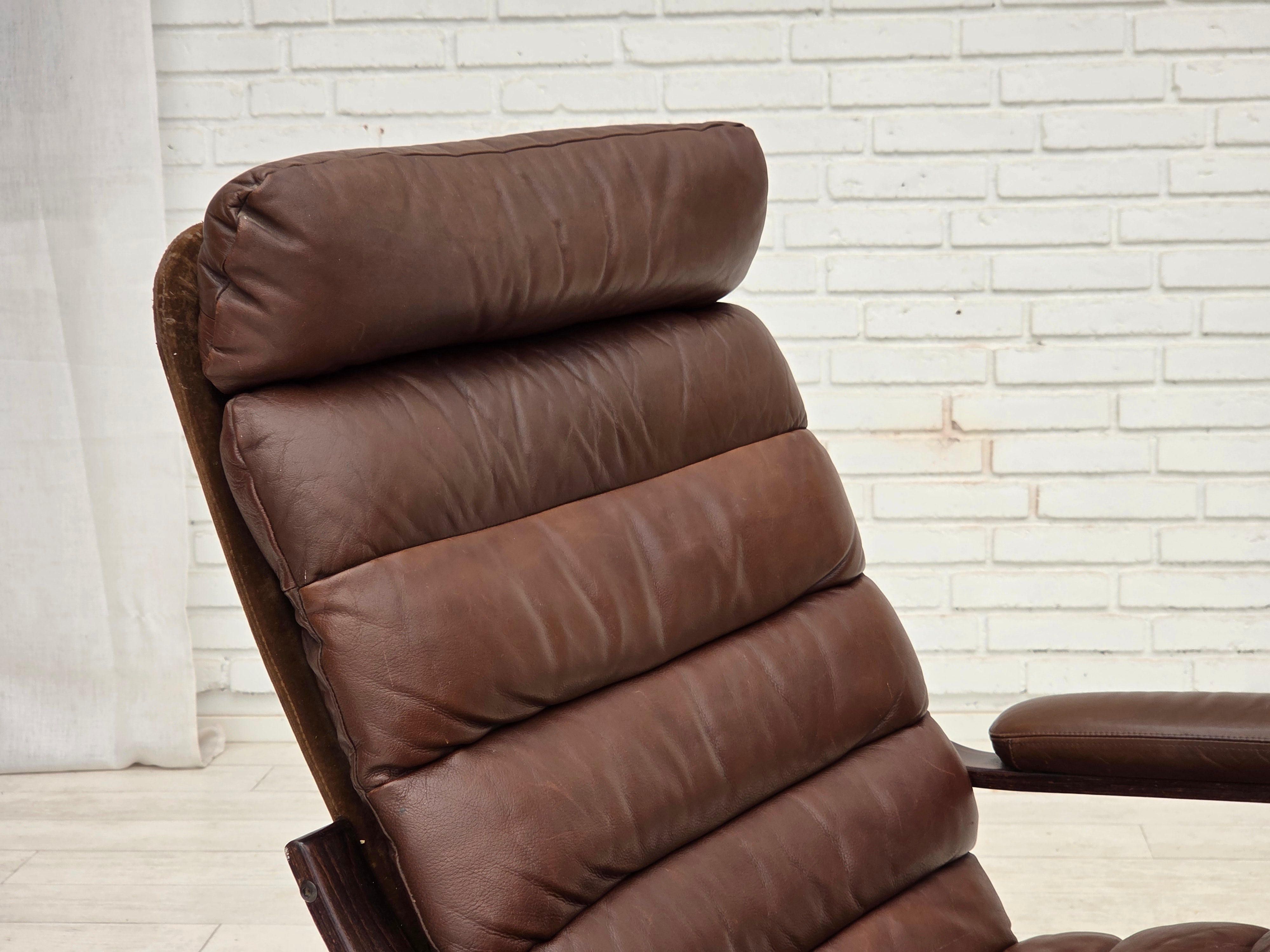 Swivel_Lounge_Chair_by_Georg_Thams_for_Vejen_Polstermøbelfabrik,_Denmark,_1970s