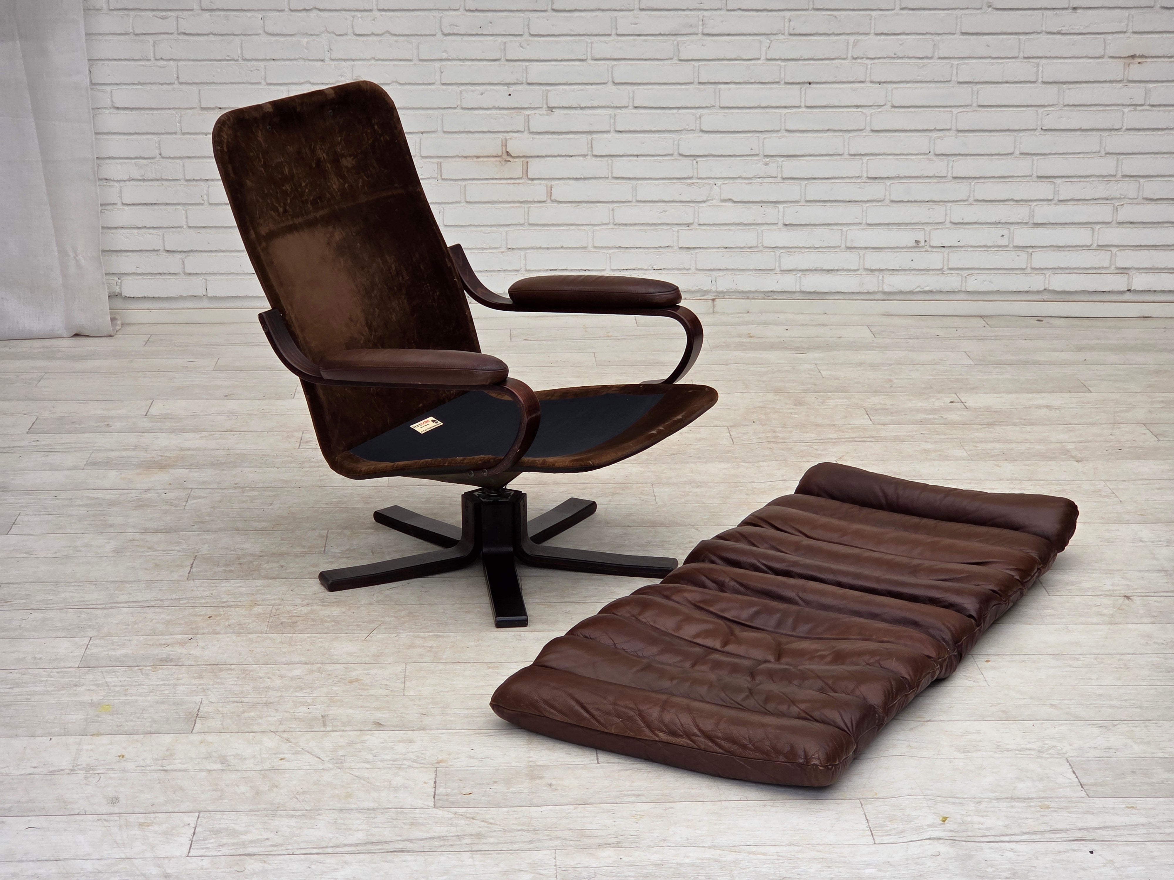 Swivel_Lounge_Chair_by_Georg_Thams_for_Vejen_Polstermøbelfabrik,_Denmark,_1970s