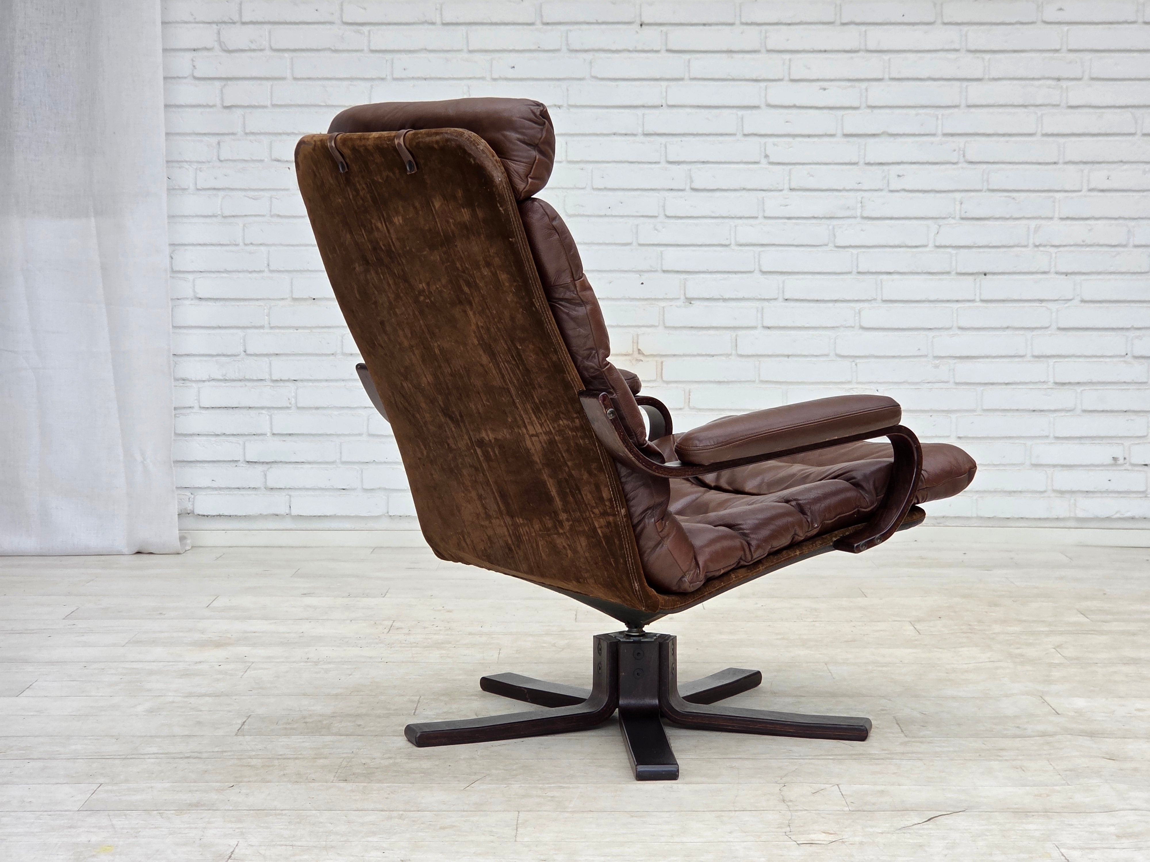 Swivel_Lounge_Chair_by_Georg_Thams_for_Vejen_Polstermøbelfabrik,_Denmark,_1970s