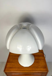 Early_Pipistrello_Large_Adjustable_Table_Lamp_by_Gae_Aulenti_for_Martinelli_Luce,_Italy,_1970s