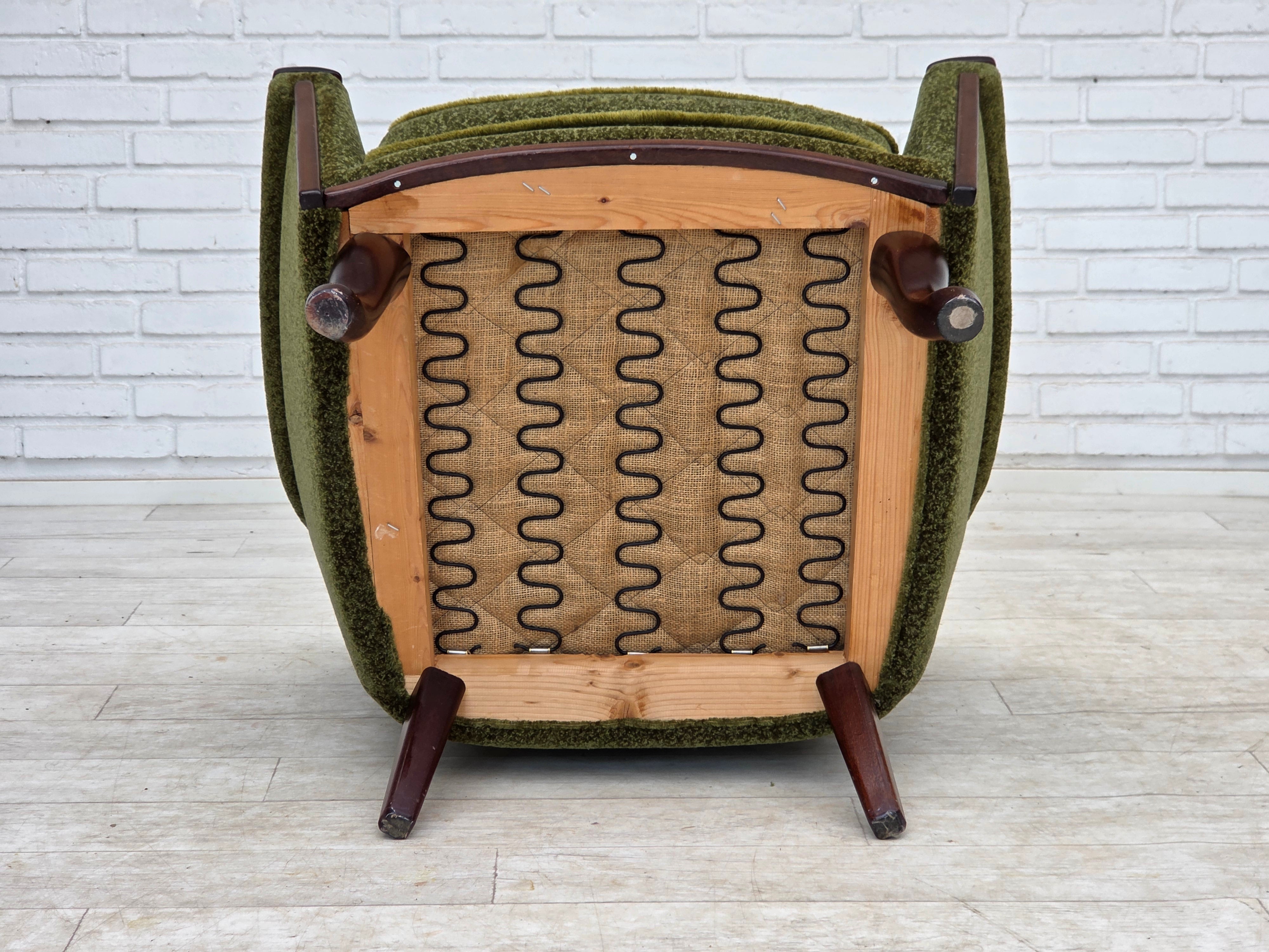 Norwegian_Green_Fabric_Lounge_Chair_with_Teak_Frame,_1970s
