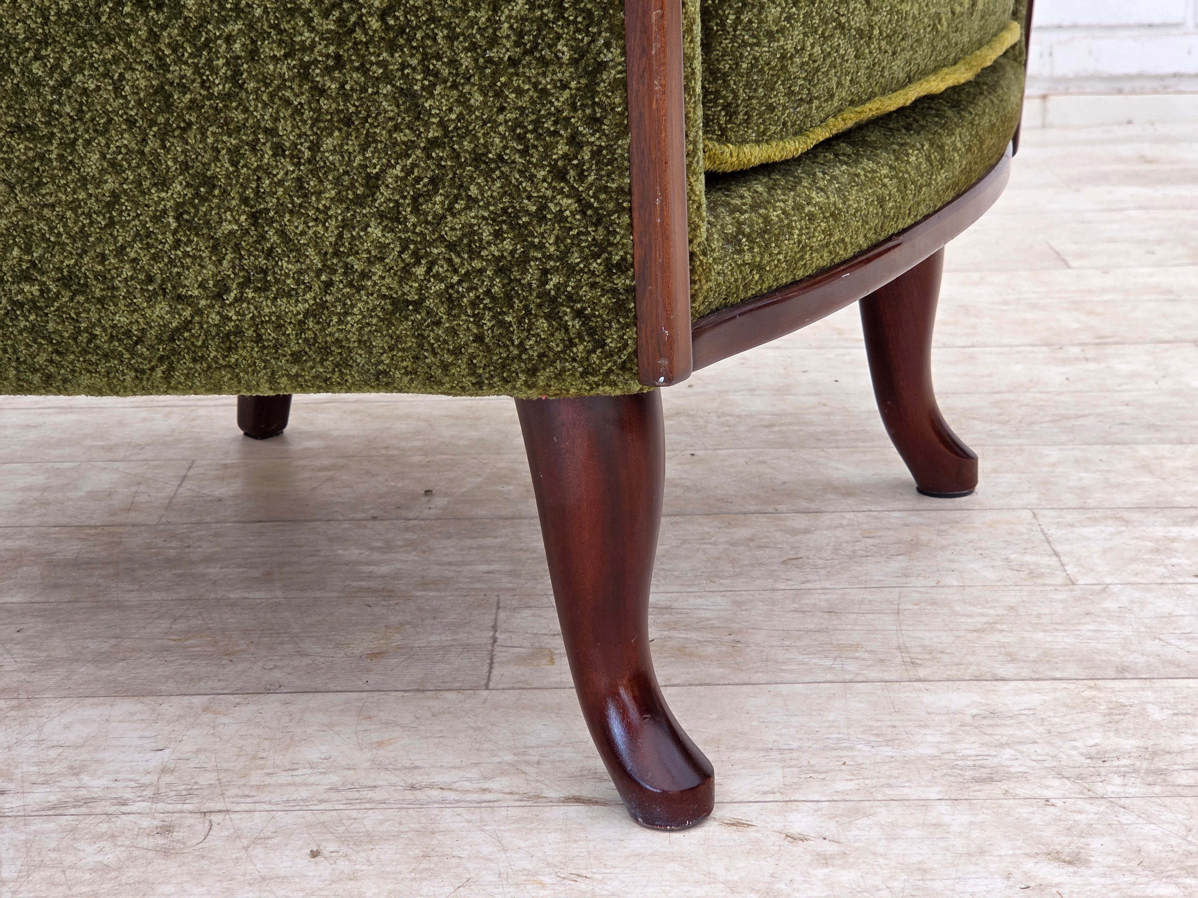 Norwegian_Green_Fabric_Lounge_Chair_with_Teak_Frame,_1970s