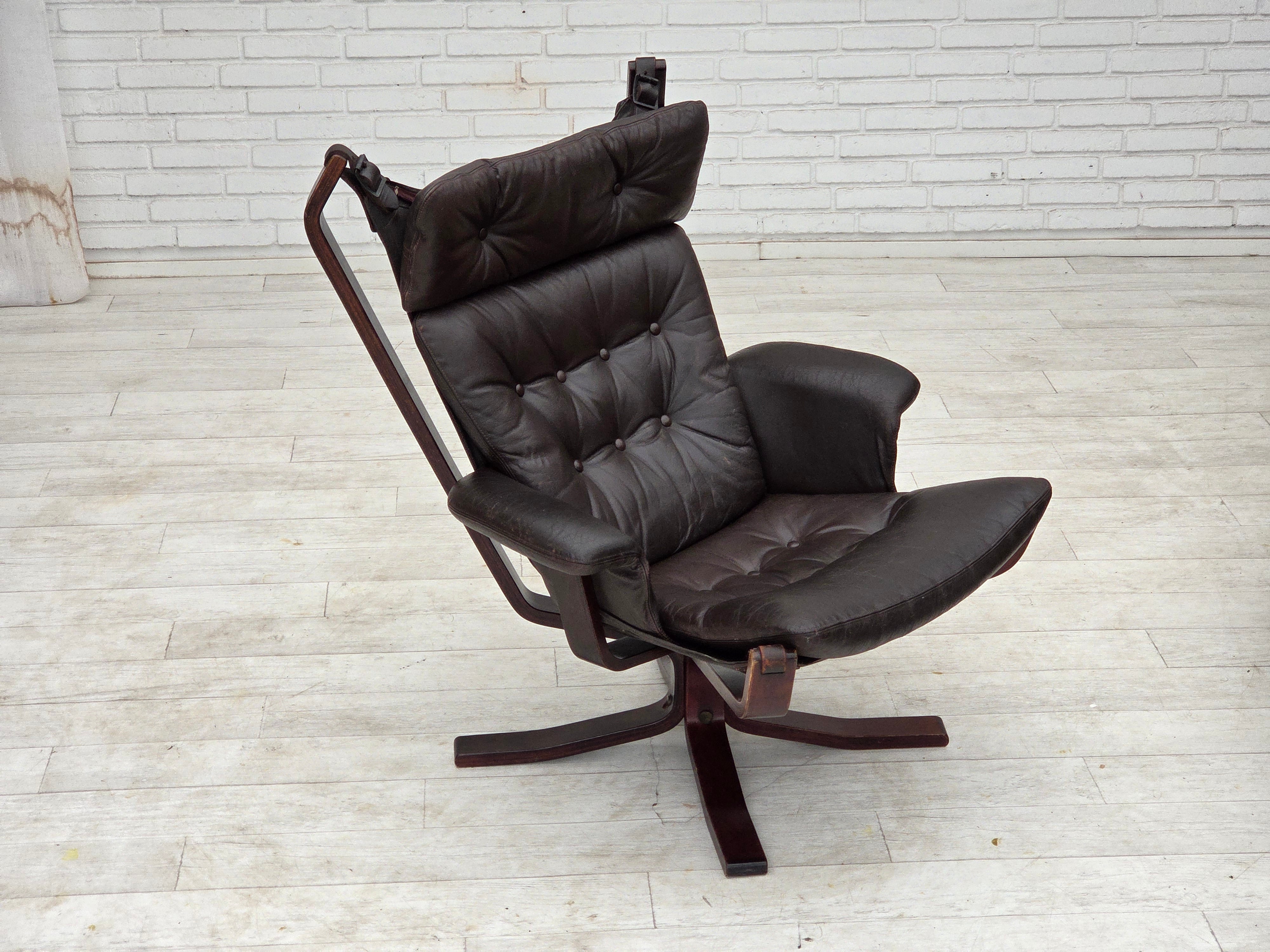 Sigurd_Ressel_Falcon_Lounge_Chair_for_Vatne_Møbler_in_Brown_Leather_and_Bentwood,_Norway,_1970s