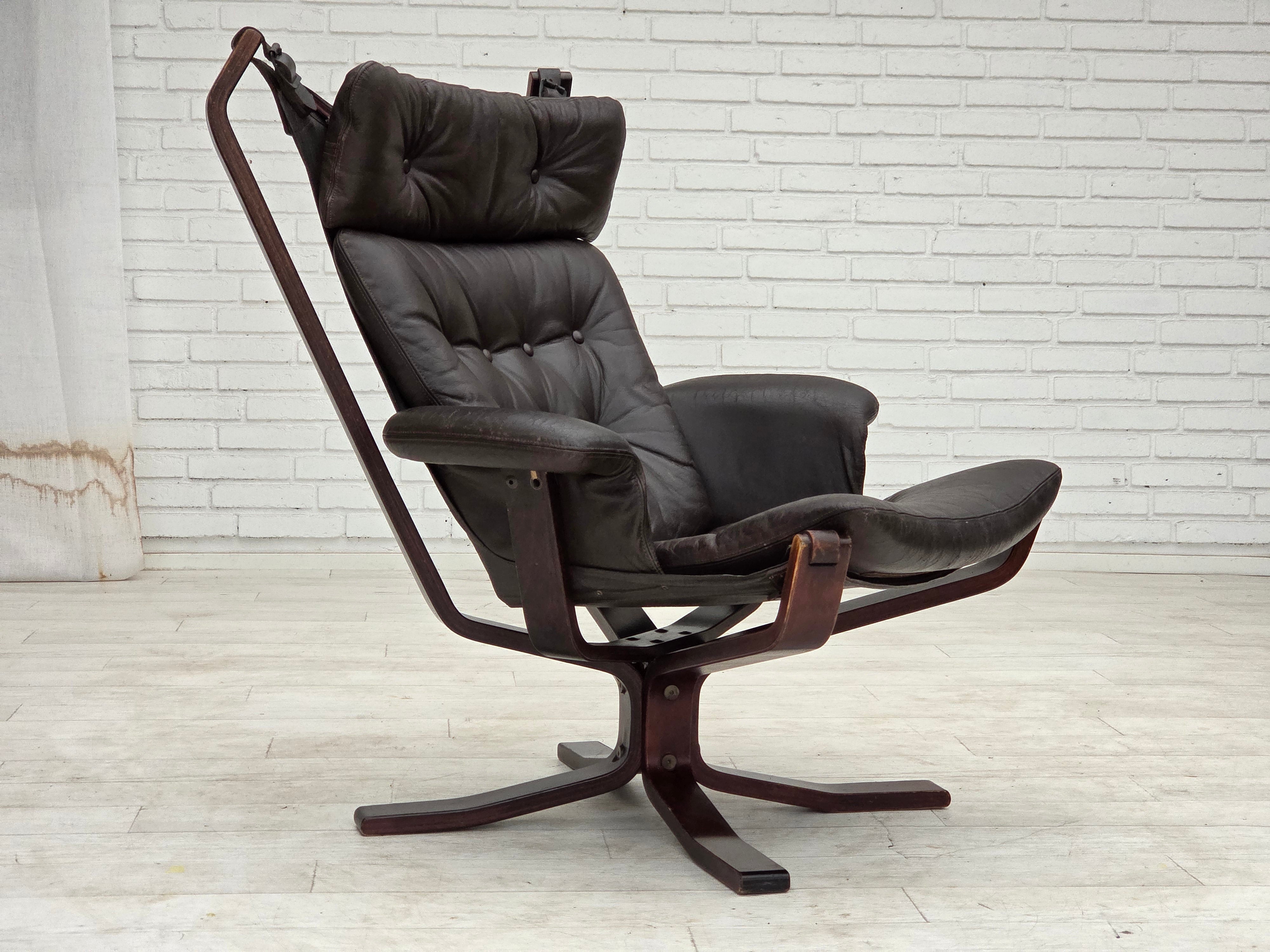 Sigurd_Ressel_Falcon_Lounge_Chair_for_Vatne_Møbler_in_Brown_Leather_and_Bentwood,_Norway,_1970s