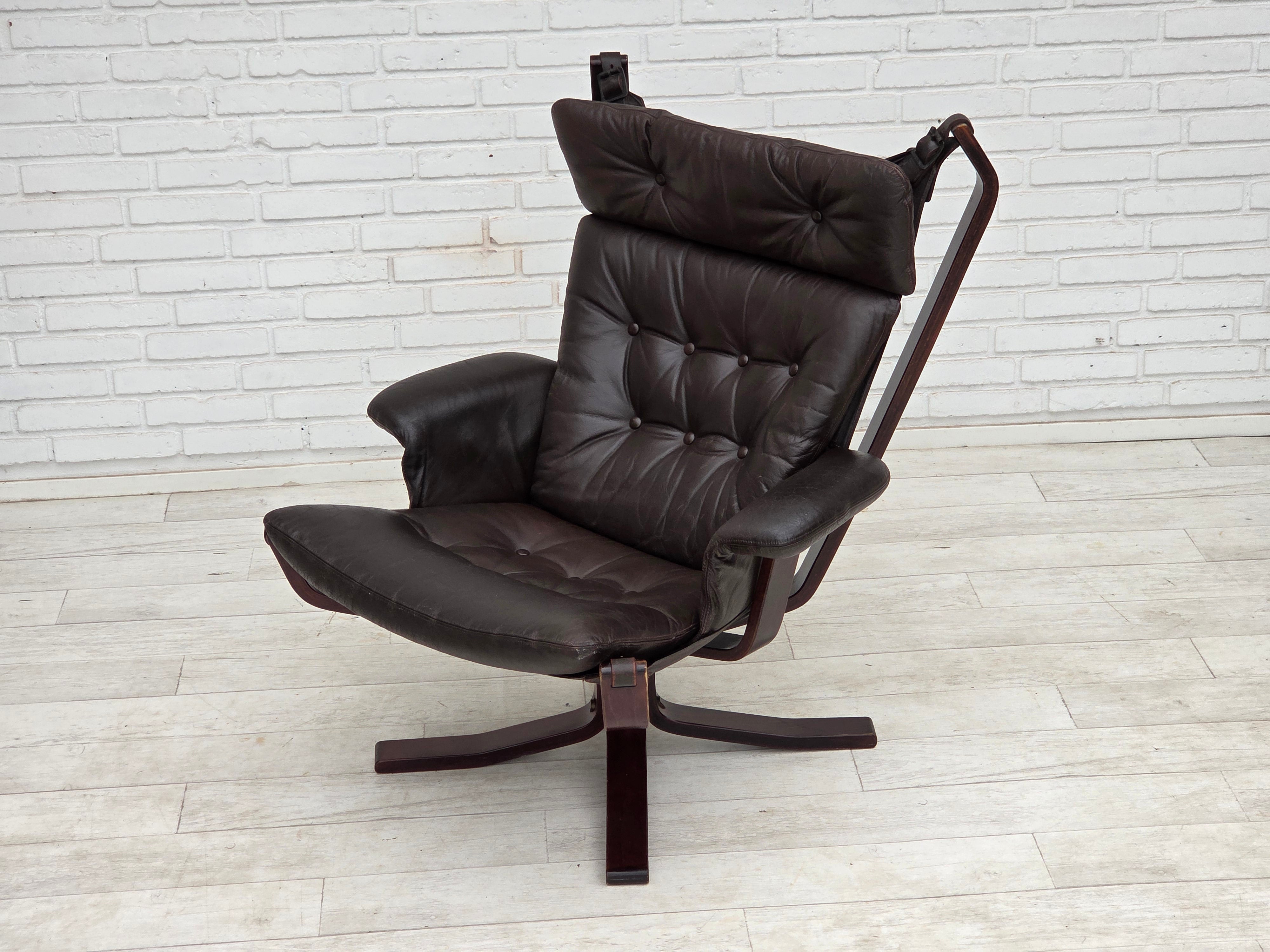 Sigurd_Ressel_Falcon_Lounge_Chair_for_Vatne_Møbler_in_Brown_Leather_and_Bentwood,_Norway,_1970s