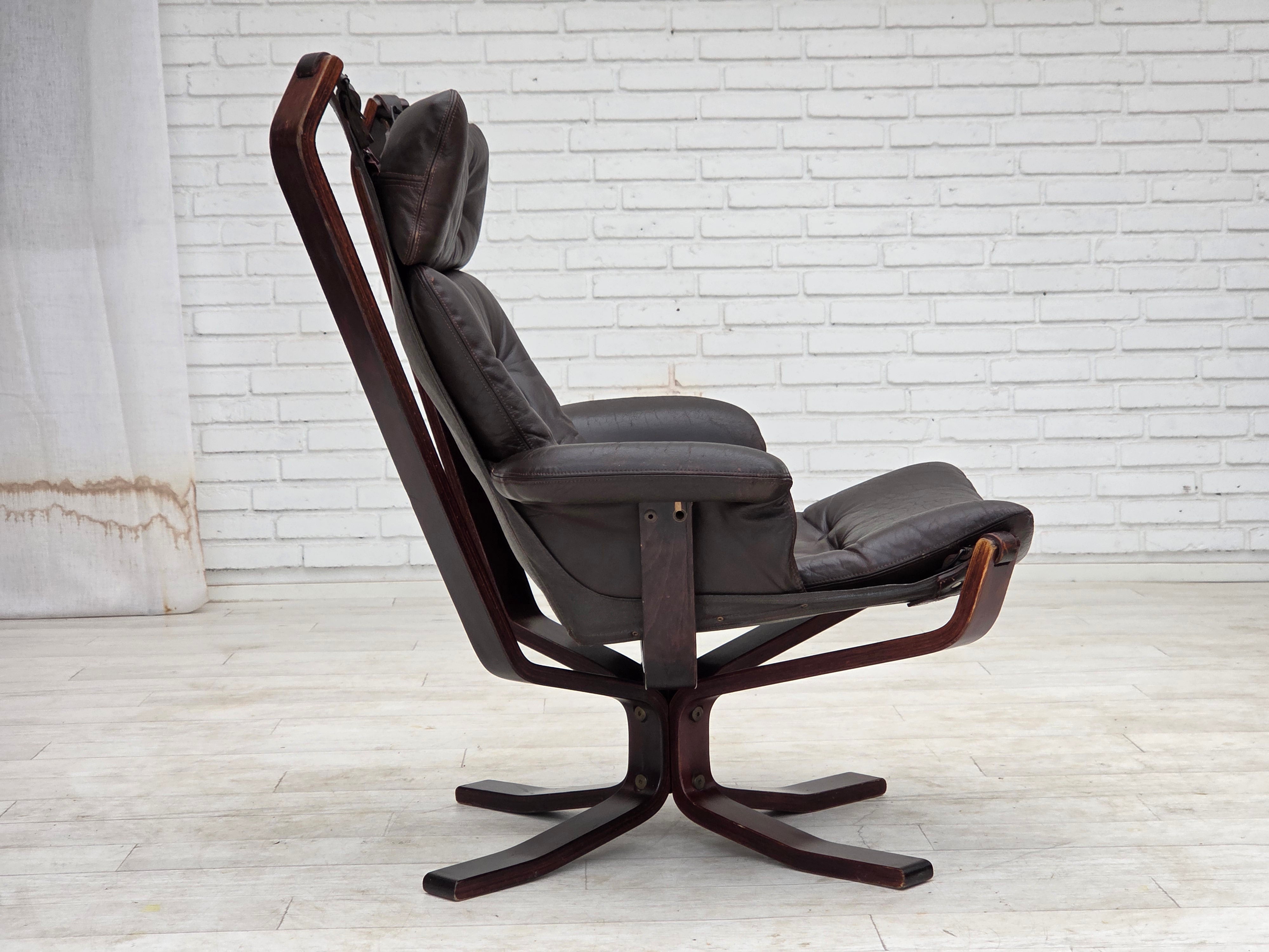 Sigurd_Ressel_Falcon_Lounge_Chair_for_Vatne_Møbler_in_Brown_Leather_and_Bentwood,_Norway,_1970s