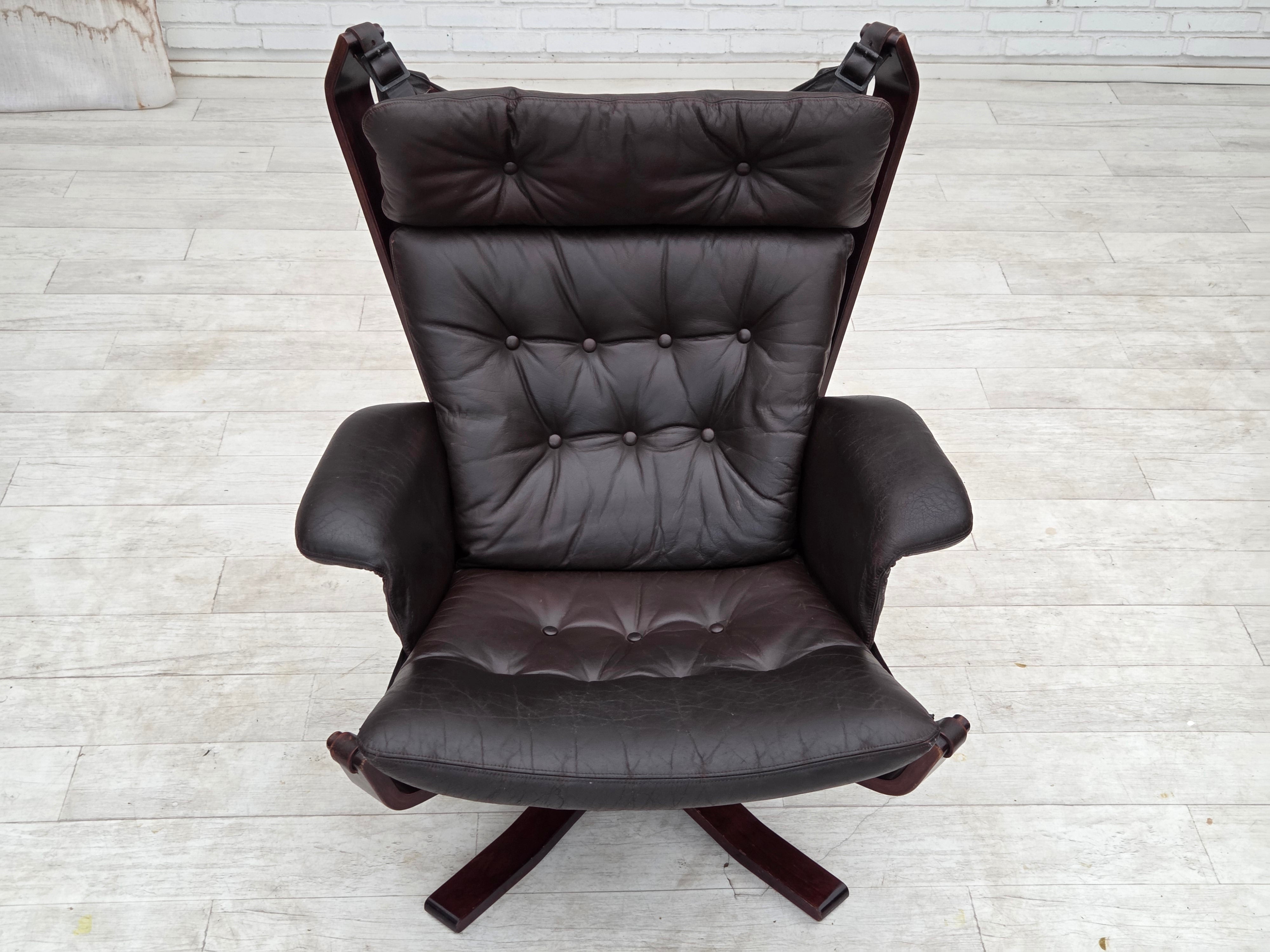 Sigurd_Ressel_Falcon_Lounge_Chair_for_Vatne_Møbler_in_Brown_Leather_and_Bentwood,_Norway,_1970s