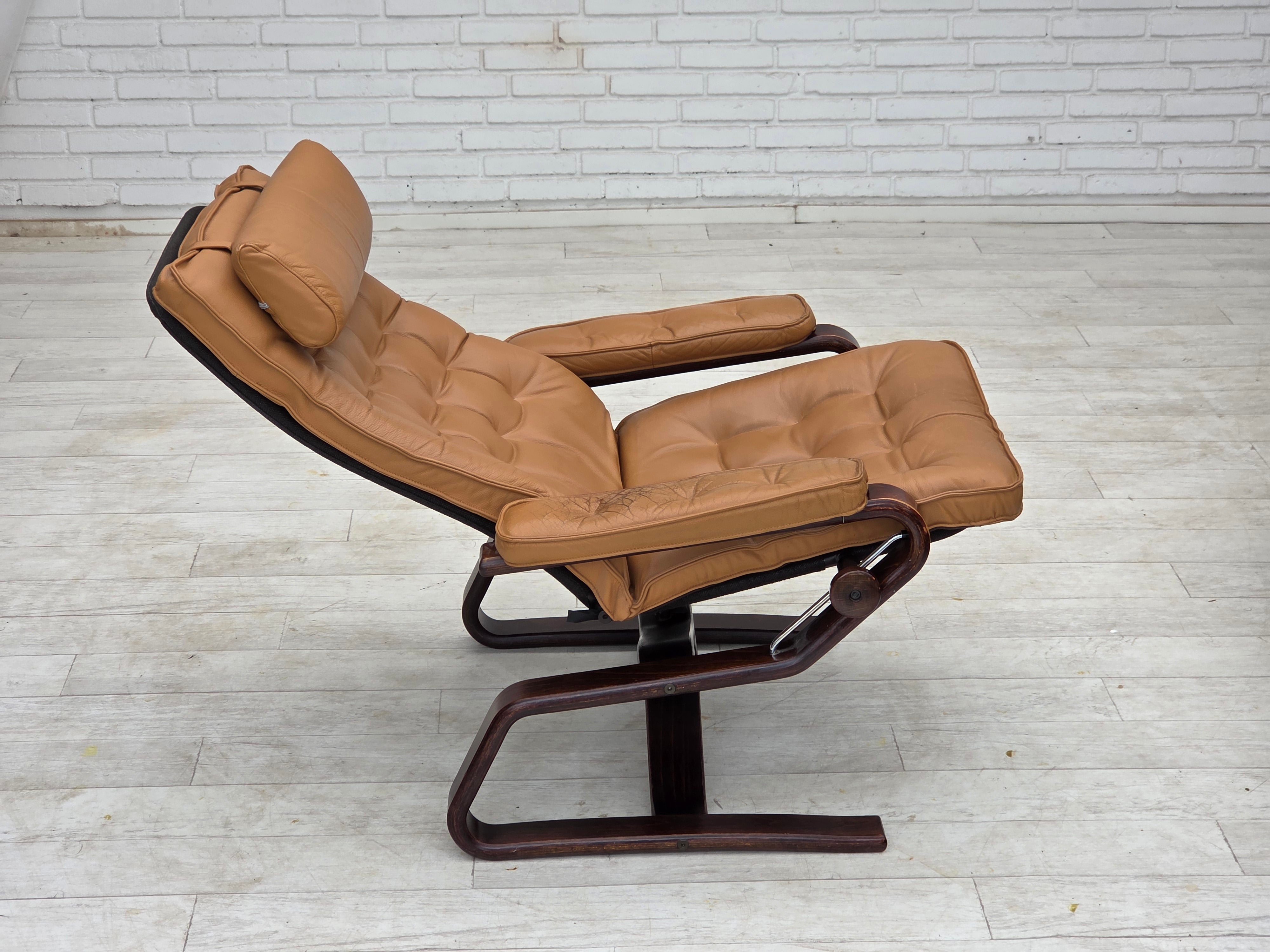 Norwegian_Mid-Century_Modern_Adjustable_Bentwood_Lounge_Chair_with_Light_Brown_Leather_and_Canvas,_1970s