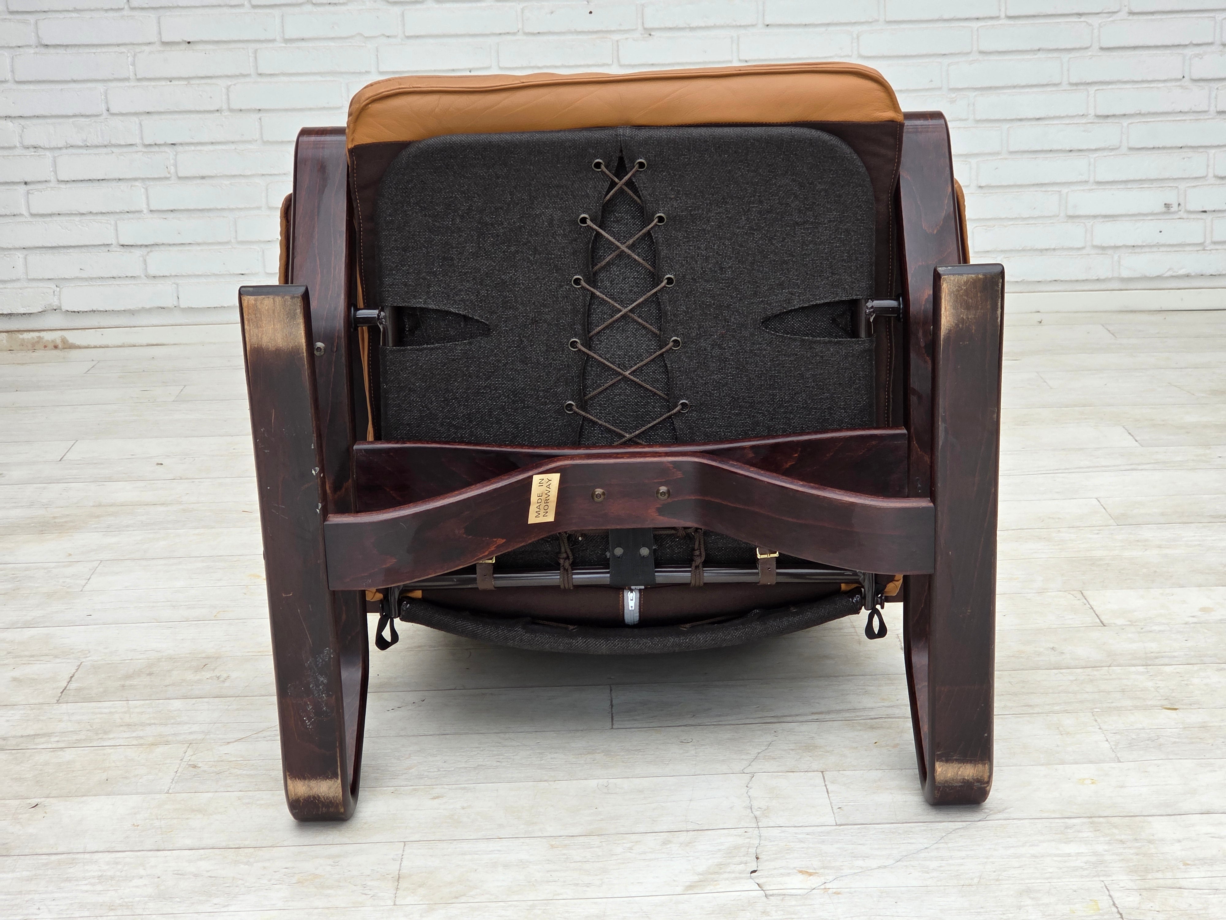 Norwegian_Mid-Century_Modern_Adjustable_Bentwood_Lounge_Chair_with_Light_Brown_Leather_and_Canvas,_1970s