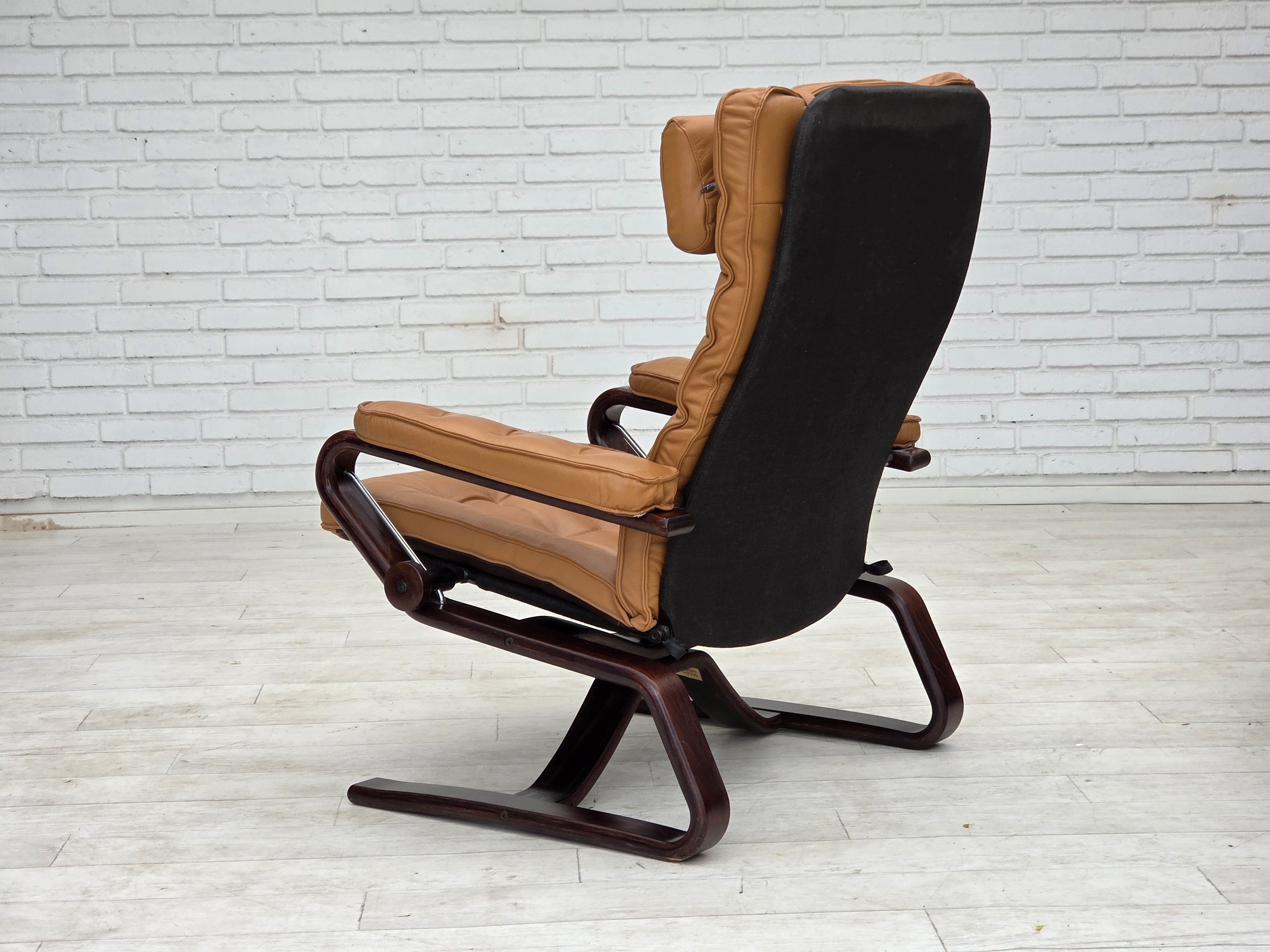 Norwegian_Mid-Century_Modern_Adjustable_Bentwood_Lounge_Chair_with_Light_Brown_Leather_and_Canvas,_1970s