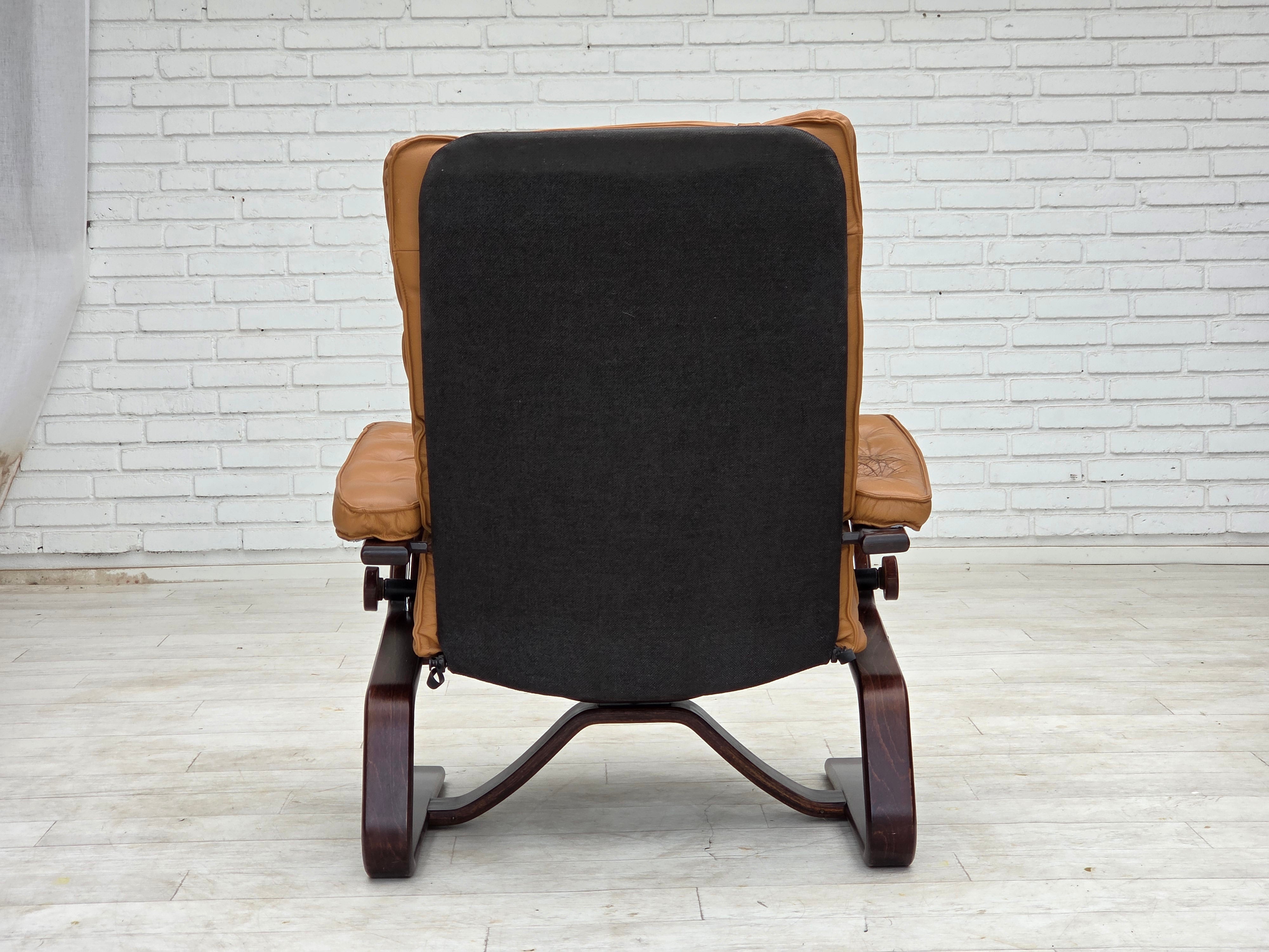 Norwegian_Mid-Century_Modern_Adjustable_Bentwood_Lounge_Chair_with_Light_Brown_Leather_and_Canvas,_1970s