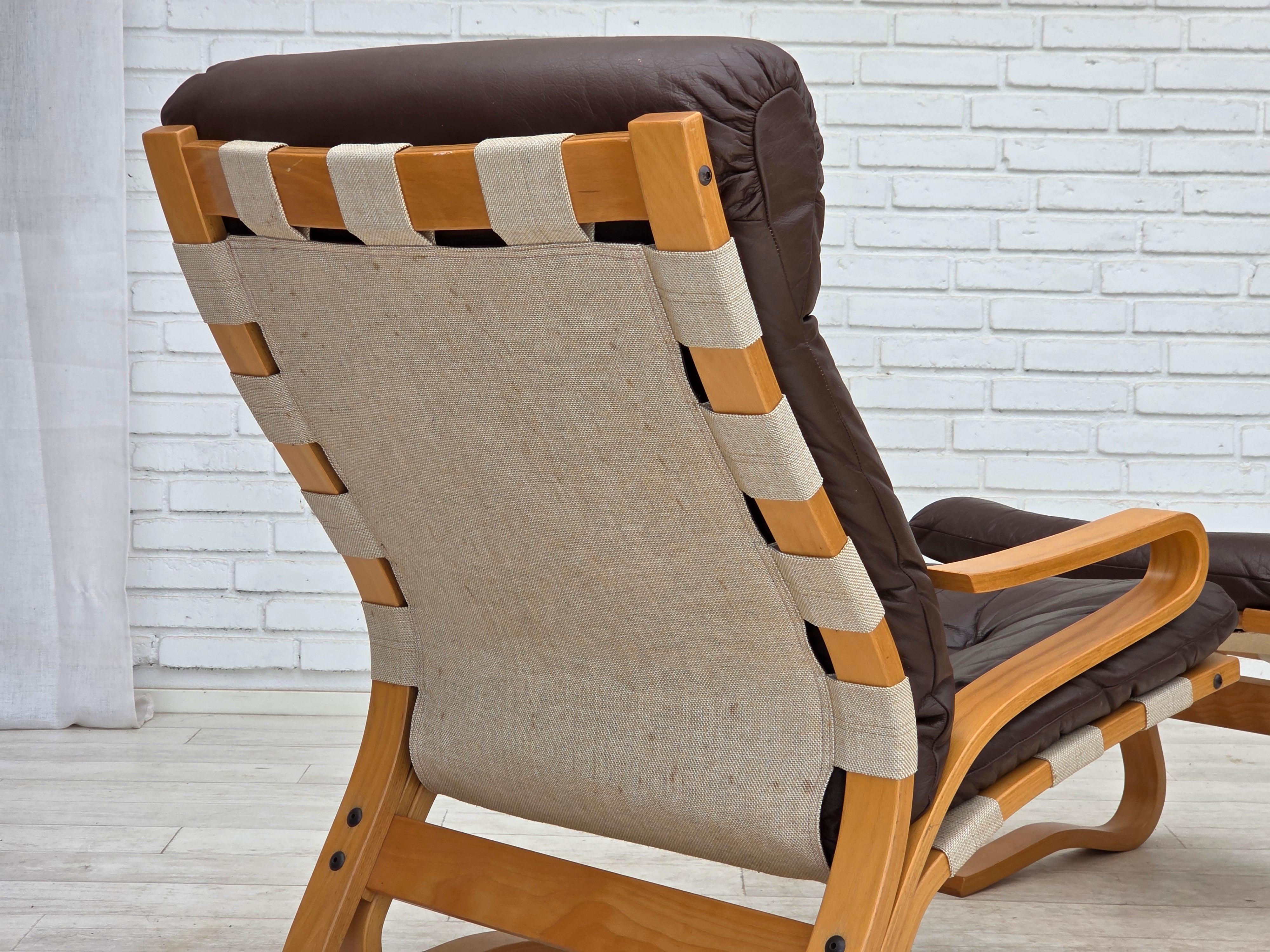 Kengu_Lounge_Chair_and_Ottoman_by_Elsa_&_Nordahl_Solheim_for_Rybo_Rykken,_Norway,_1970s