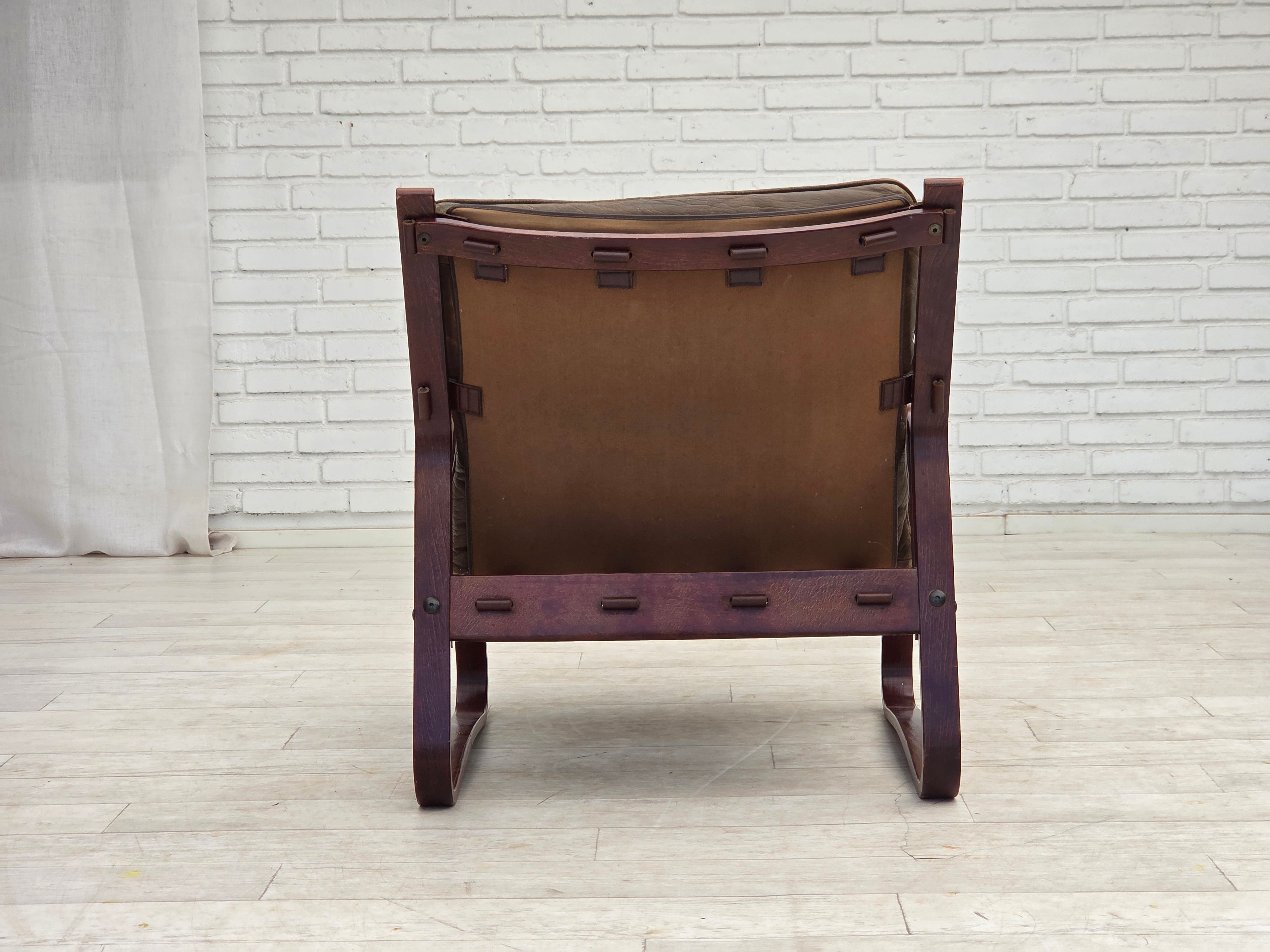 Norwegian_Brown_Leather_Lounge_Chair_with_Bentwood_Frame,_1970s