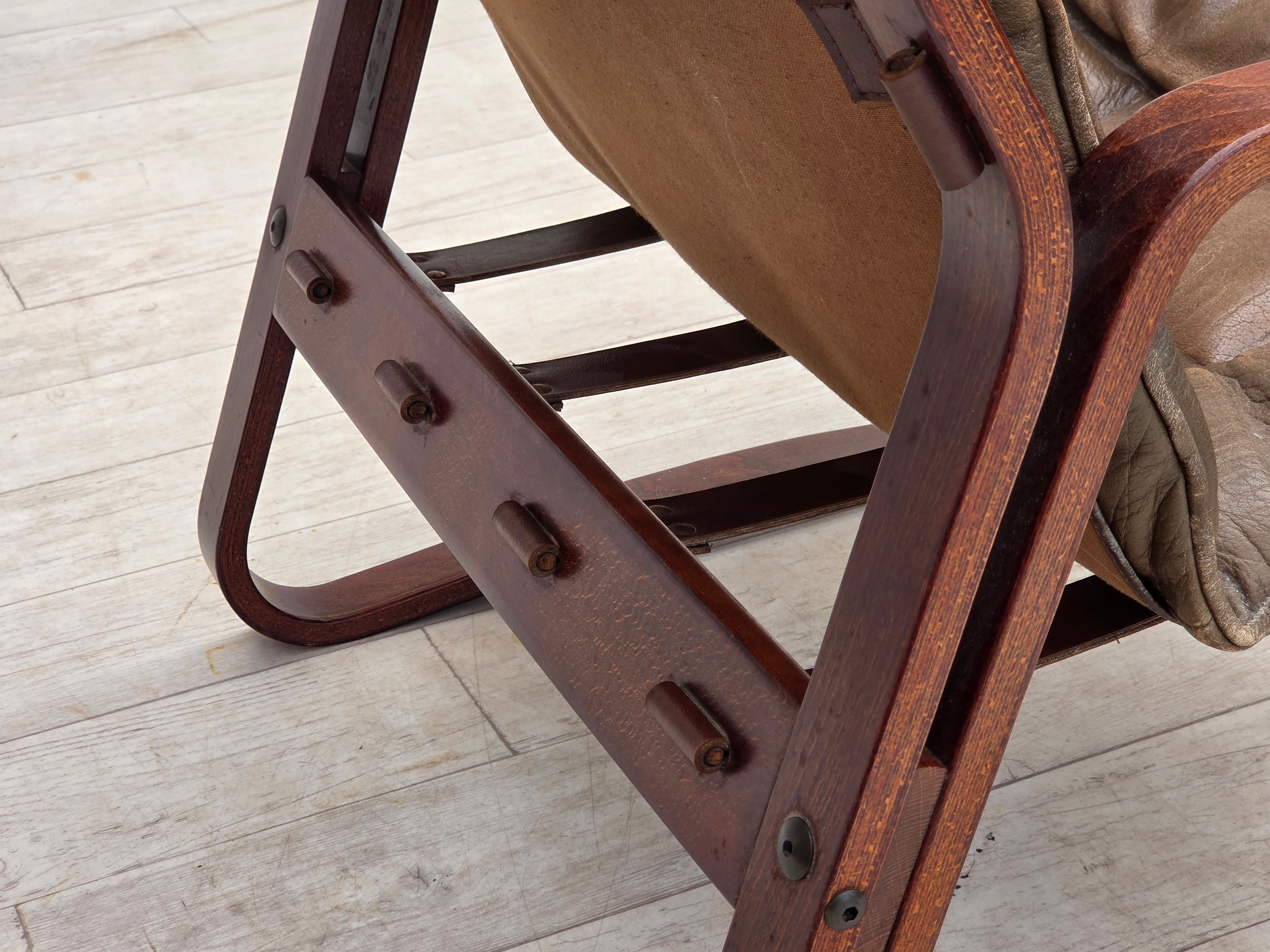 Norwegian_Brown_Leather_Lounge_Chair_with_Bentwood_Frame,_1970s