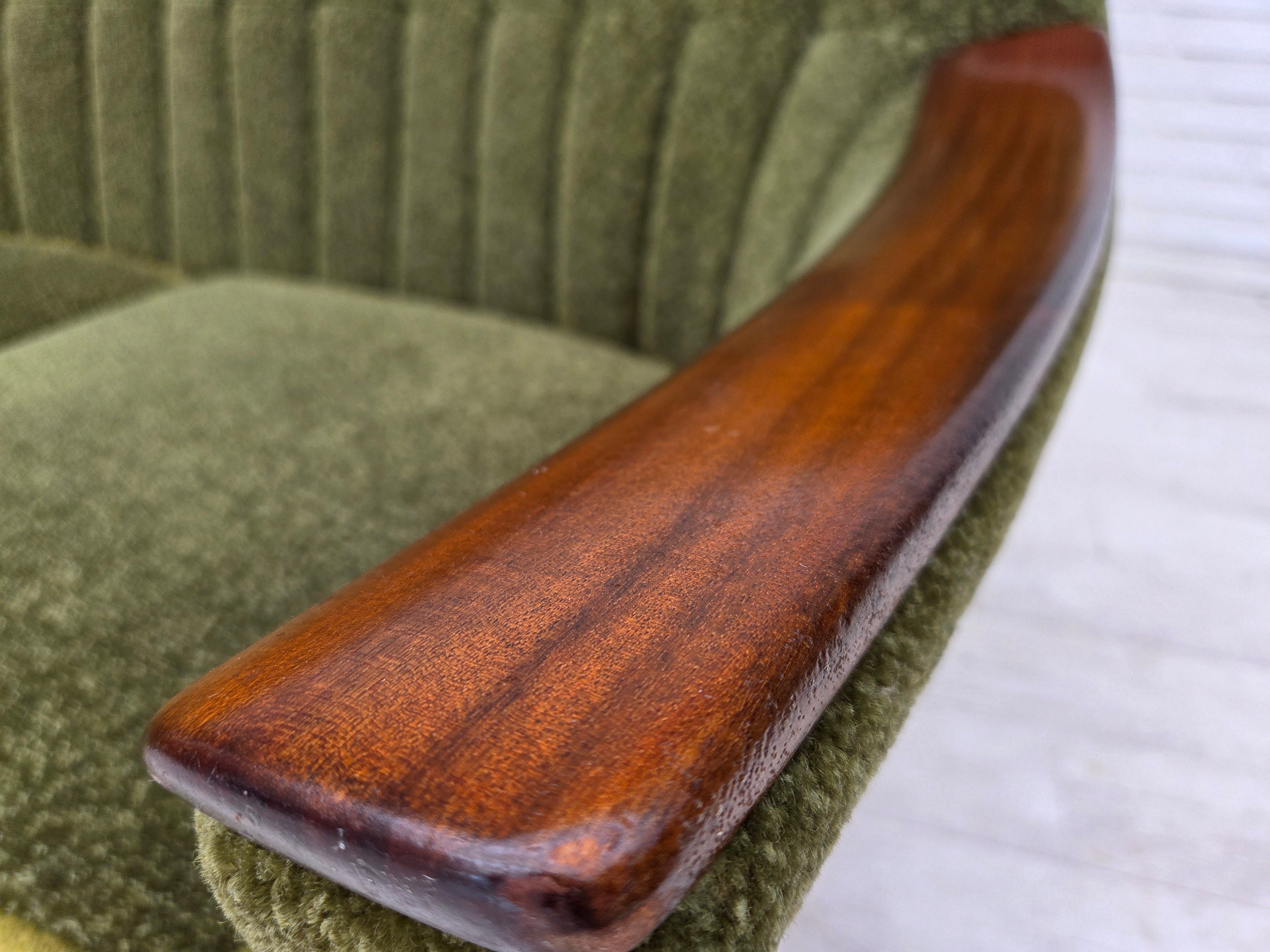 Scandinavian_Green_Fabric_3-Seater_Sofa_with_Teak_Details,_Denmark_or_Sweden,_1970s