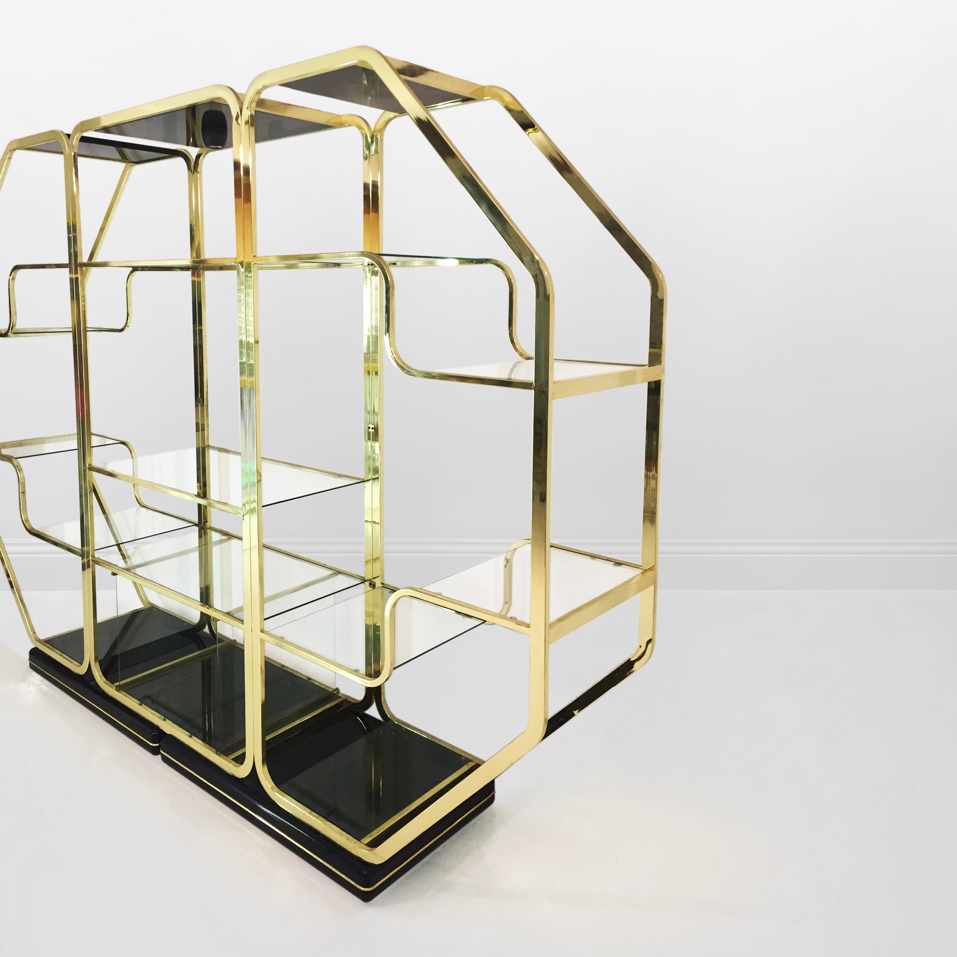 Italian_Octagonal_Brass_and_Glass_Display_Unit_in_Rega_Style,_1970s