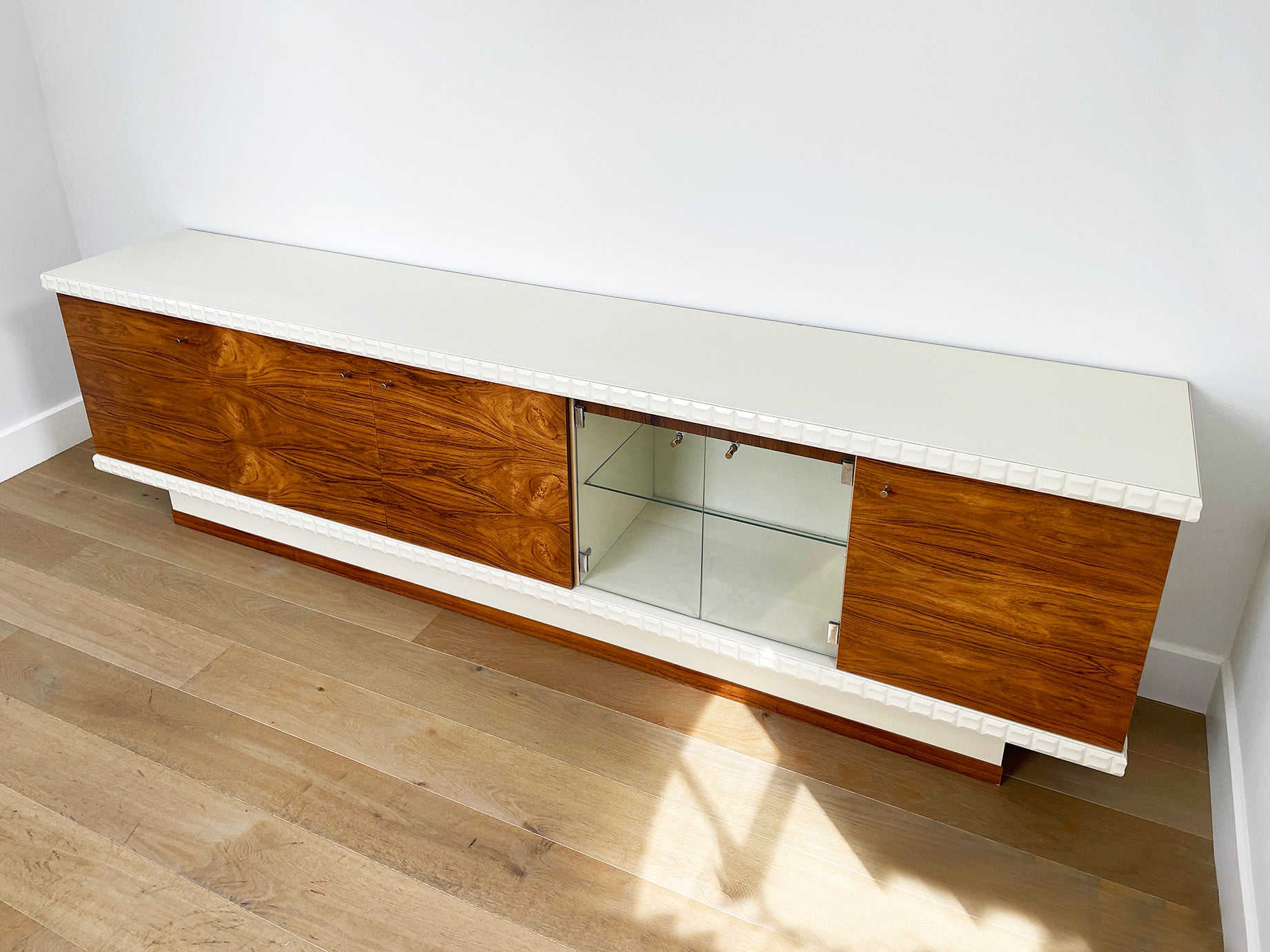 Möbel-Becker_Rosewood_Sideboard_with_Drinks_Cabinet,_West_Germany_1971