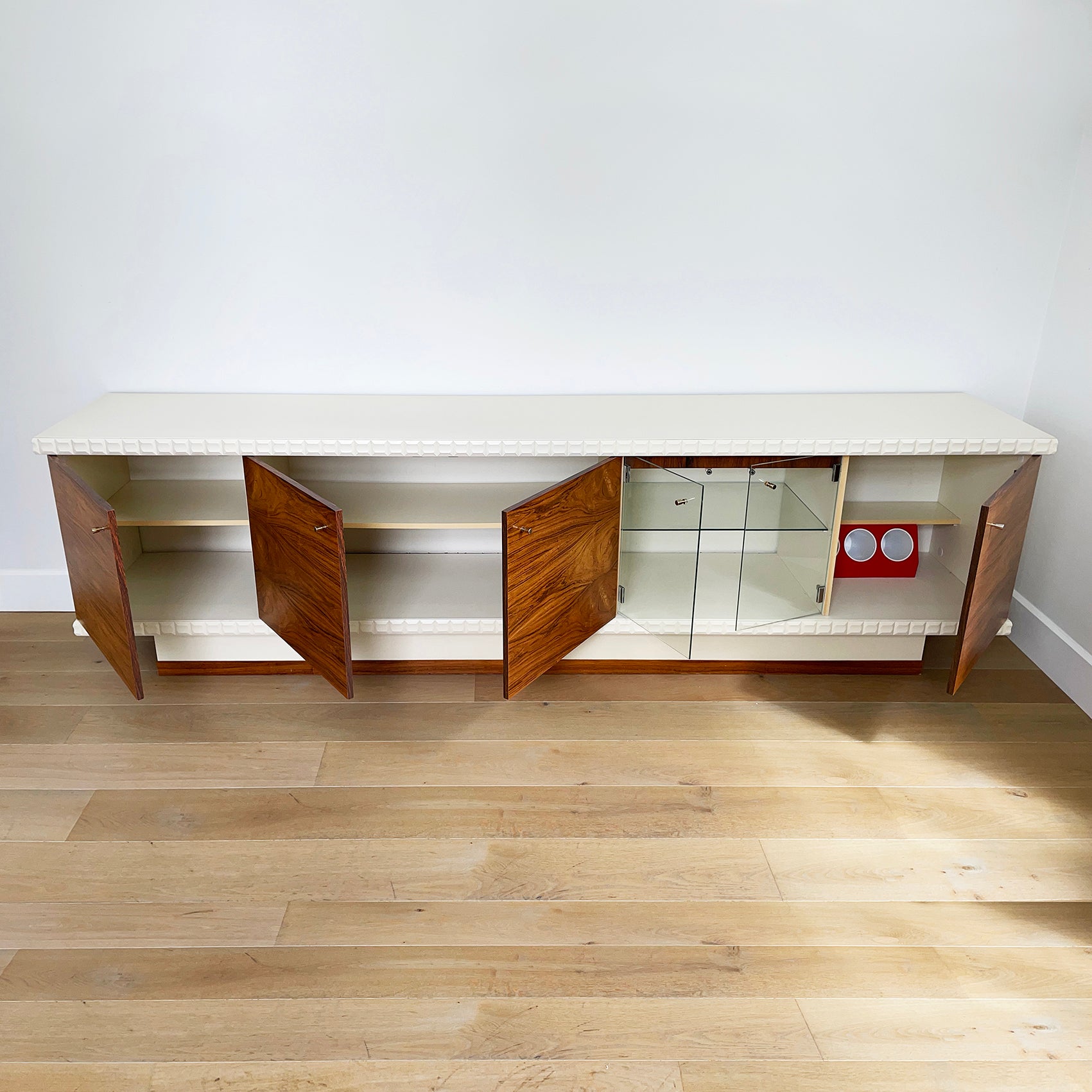 Möbel-Becker_Rosewood_Sideboard_with_Drinks_Cabinet,_West_Germany_1971