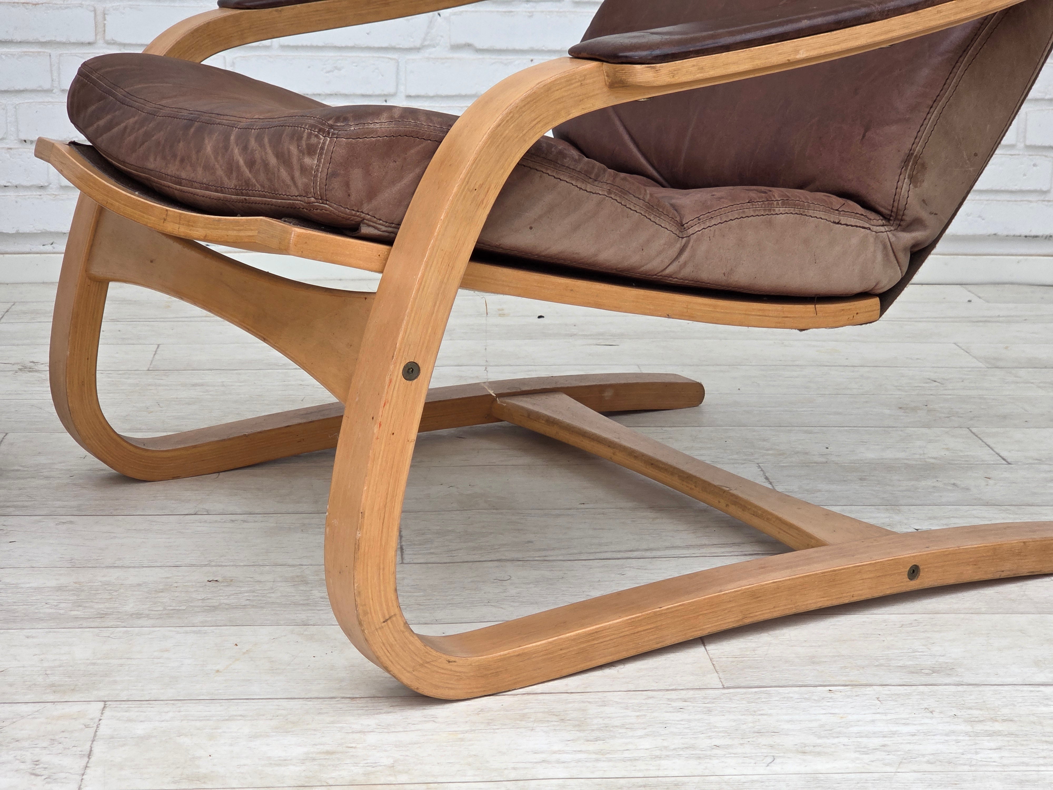Swedish_Mid-Century_Modern_Bent_Beech_and_Brown_Leather_Armchair_by_Åke_Fribytter_for_Nelo_Möbler,_1970s