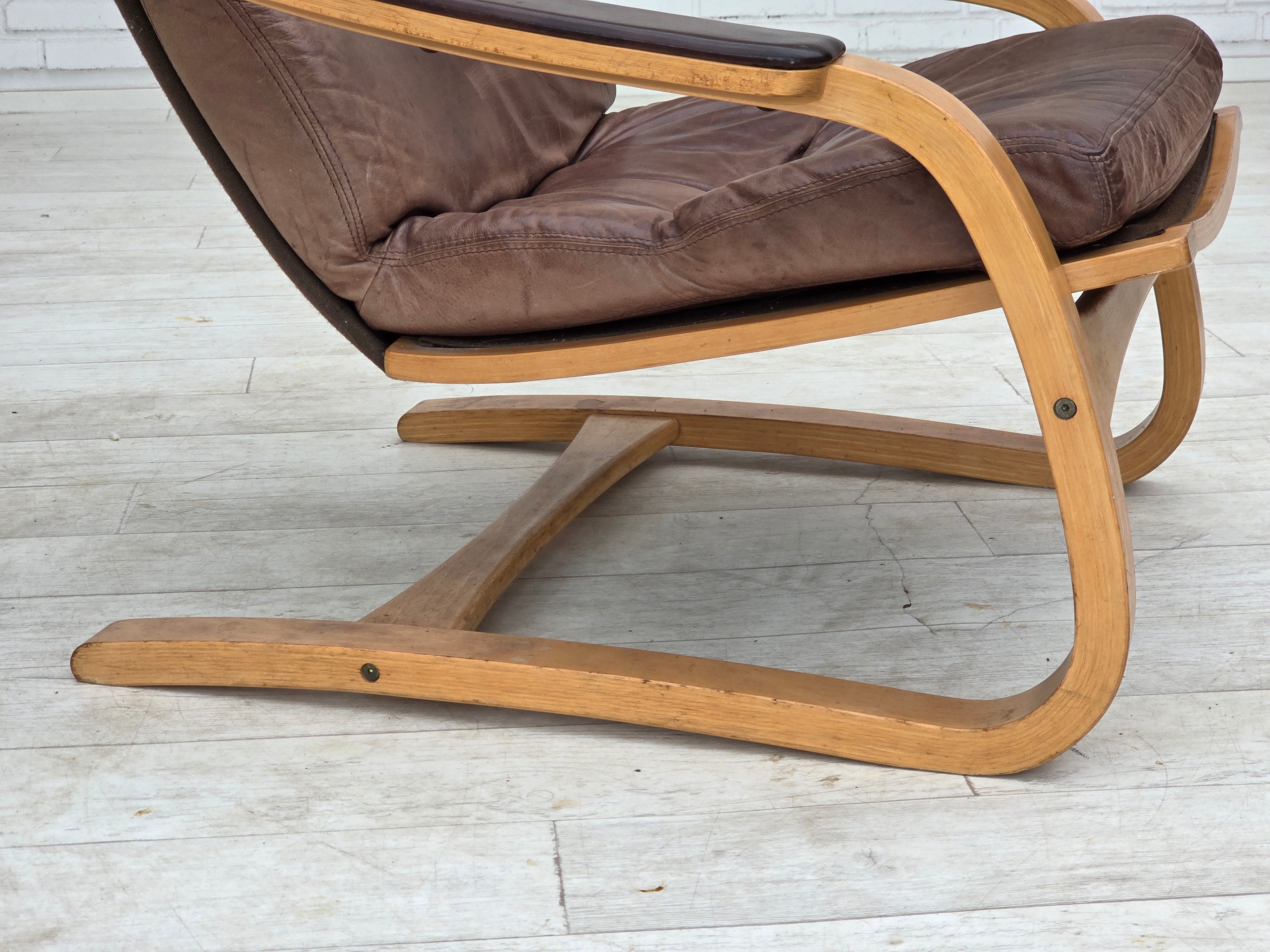 Swedish_Mid-Century_Modern_Bent_Beech_and_Brown_Leather_Armchair_by_Åke_Fribytter_for_Nelo_Möbler,_1970s