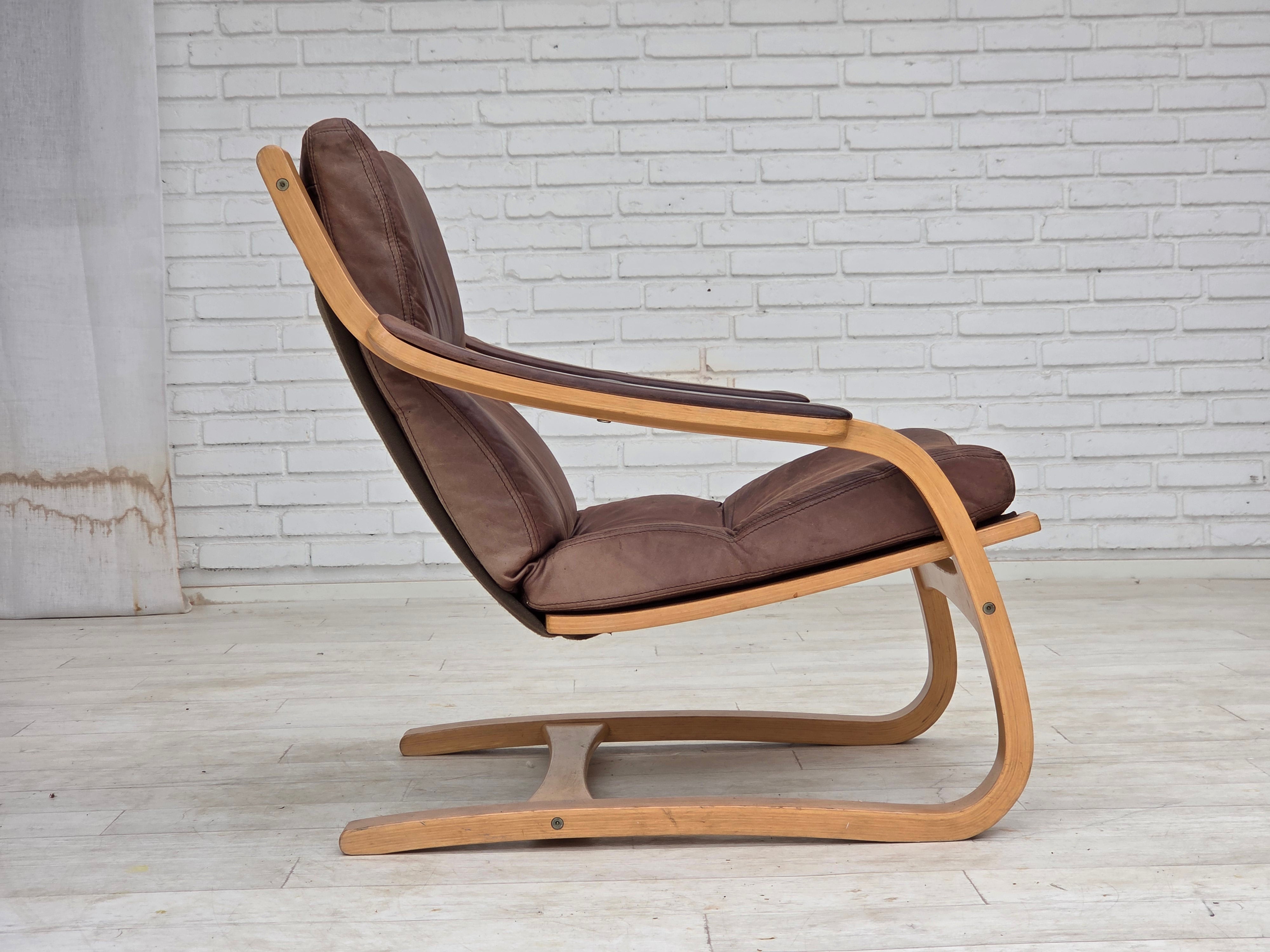 Swedish_Mid-Century_Modern_Bent_Beech_and_Brown_Leather_Armchair_by_Åke_Fribytter_for_Nelo_Möbler,_1970s
