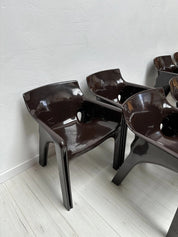 Gaudi_Armchair_by_Vico_Magistretti_for_Artemide,_Dark_Brown_Molded_Plastic,_Italian_Design,_1970s