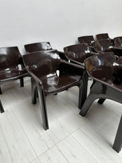 Gaudi_Armchair_by_Vico_Magistretti_for_Artemide,_Dark_Brown_Molded_Plastic,_Italian_Design,_1970s