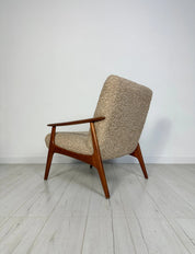 Vintage_Teak_Armchair_with_Beige_Bouclé_Upholstery,_Mid-Century_Modern_Design,_1960s
