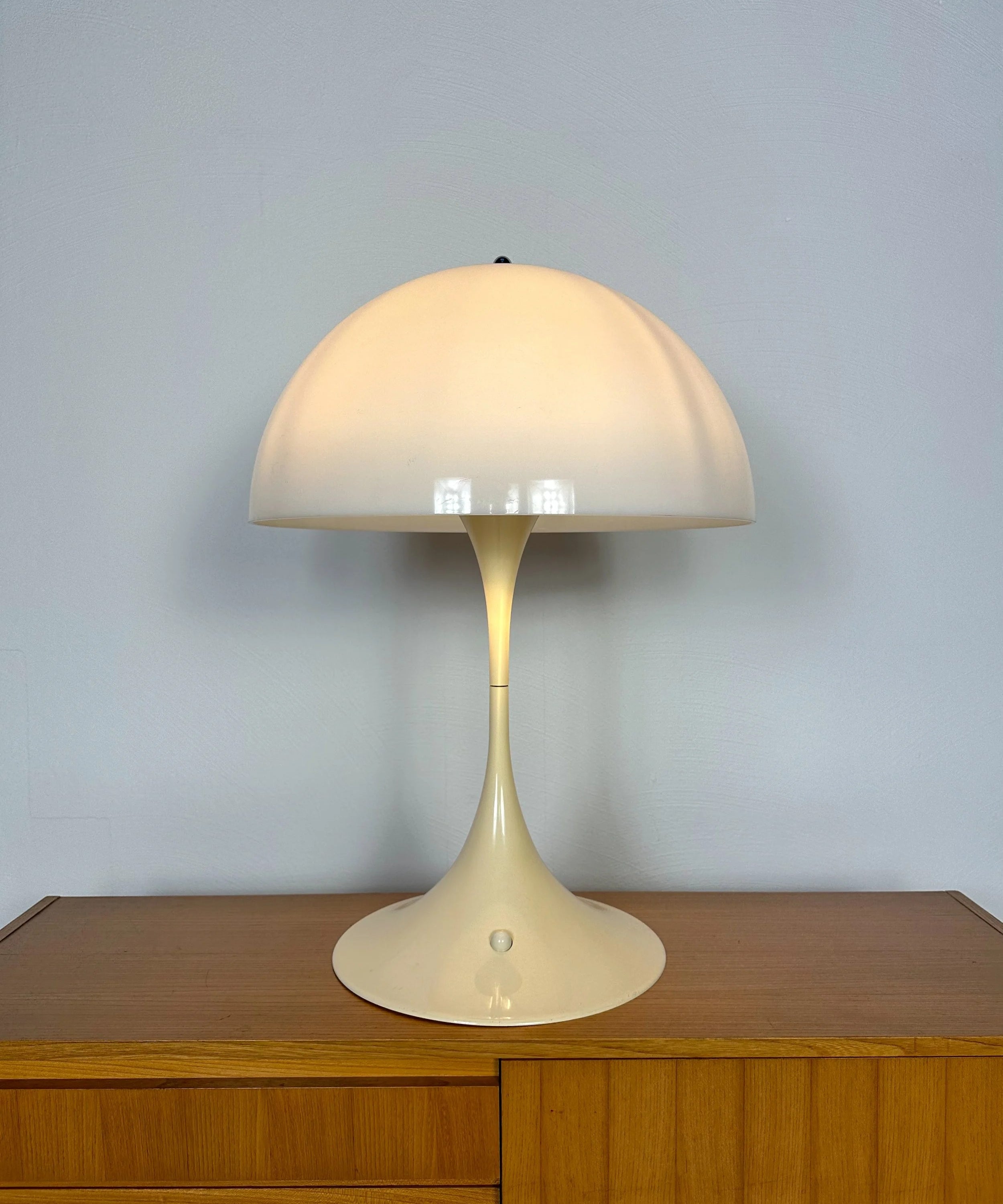 First_Edition_Panthella_Table_Lamp_by_Verner_Panton_for_Louis_Poulsen,_Danish_Design,_1971