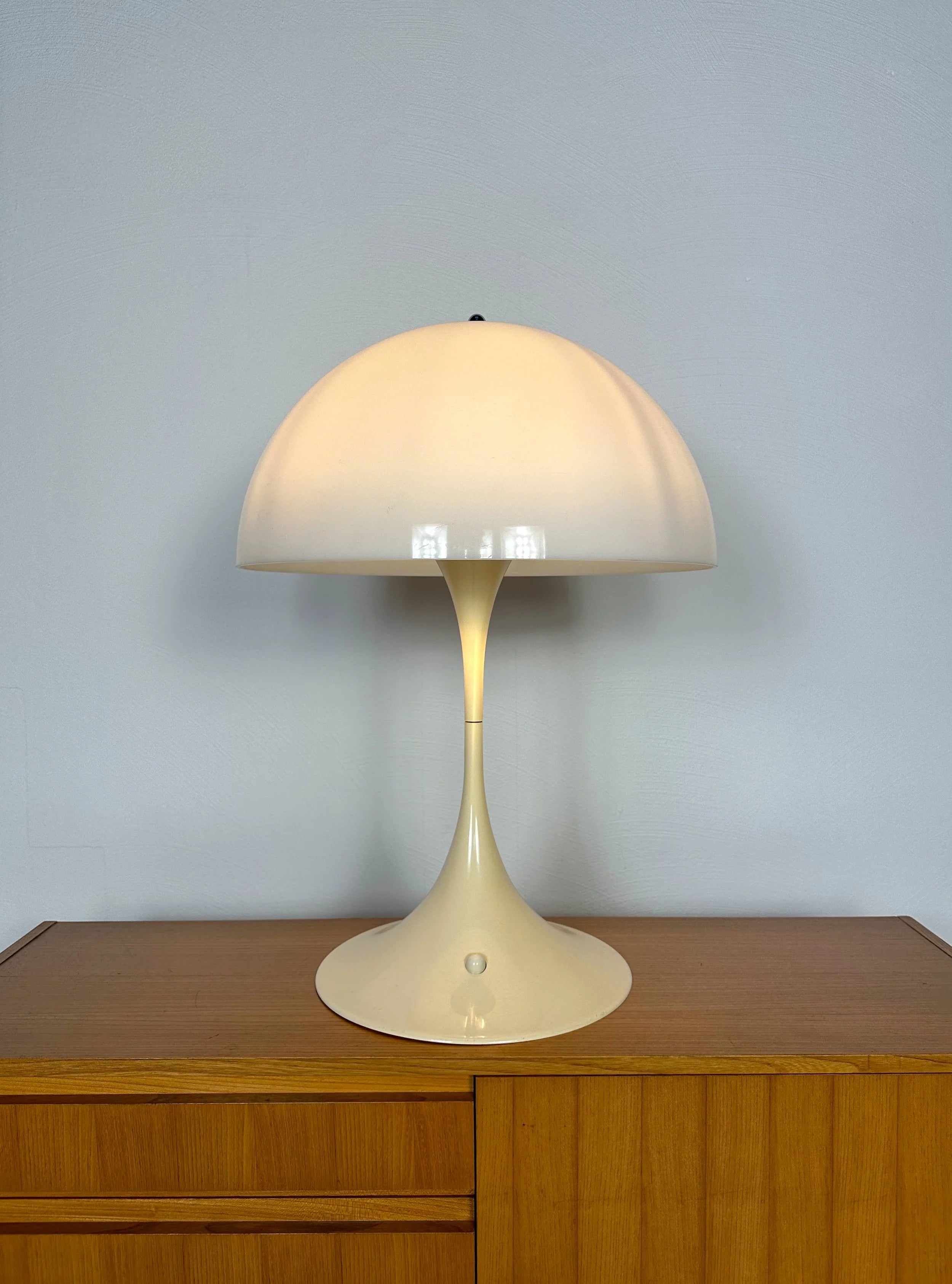 First_Edition_Panthella_Table_Lamp_by_Verner_Panton_for_Louis_Poulsen,_Danish_Design,_1971