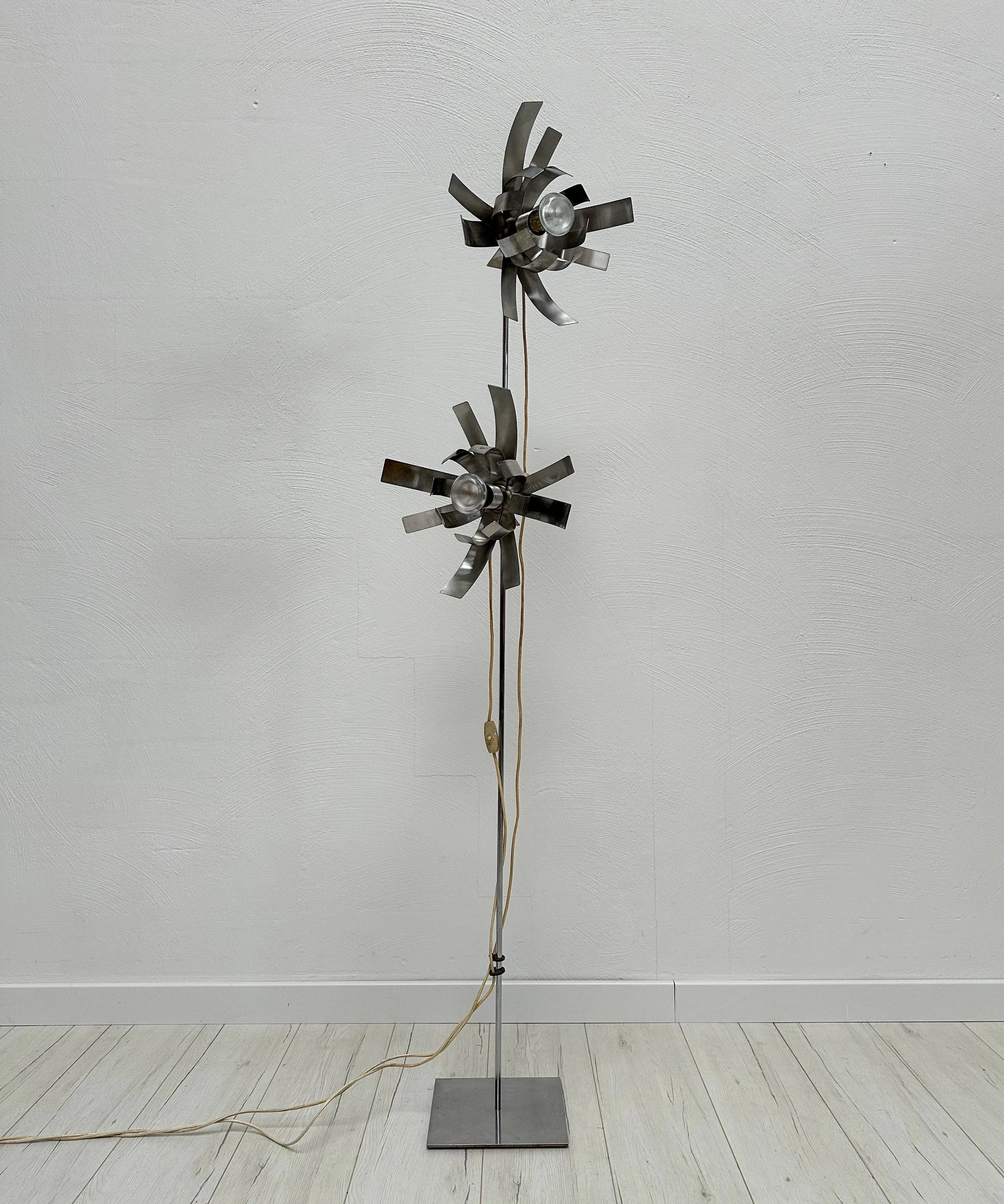 Sculptural_Adjustable_Floor_Lamp_by_Jocelyne_Trocmé_for_Oxar,_Polished_Metal,_French_Modern_Design,_1970s