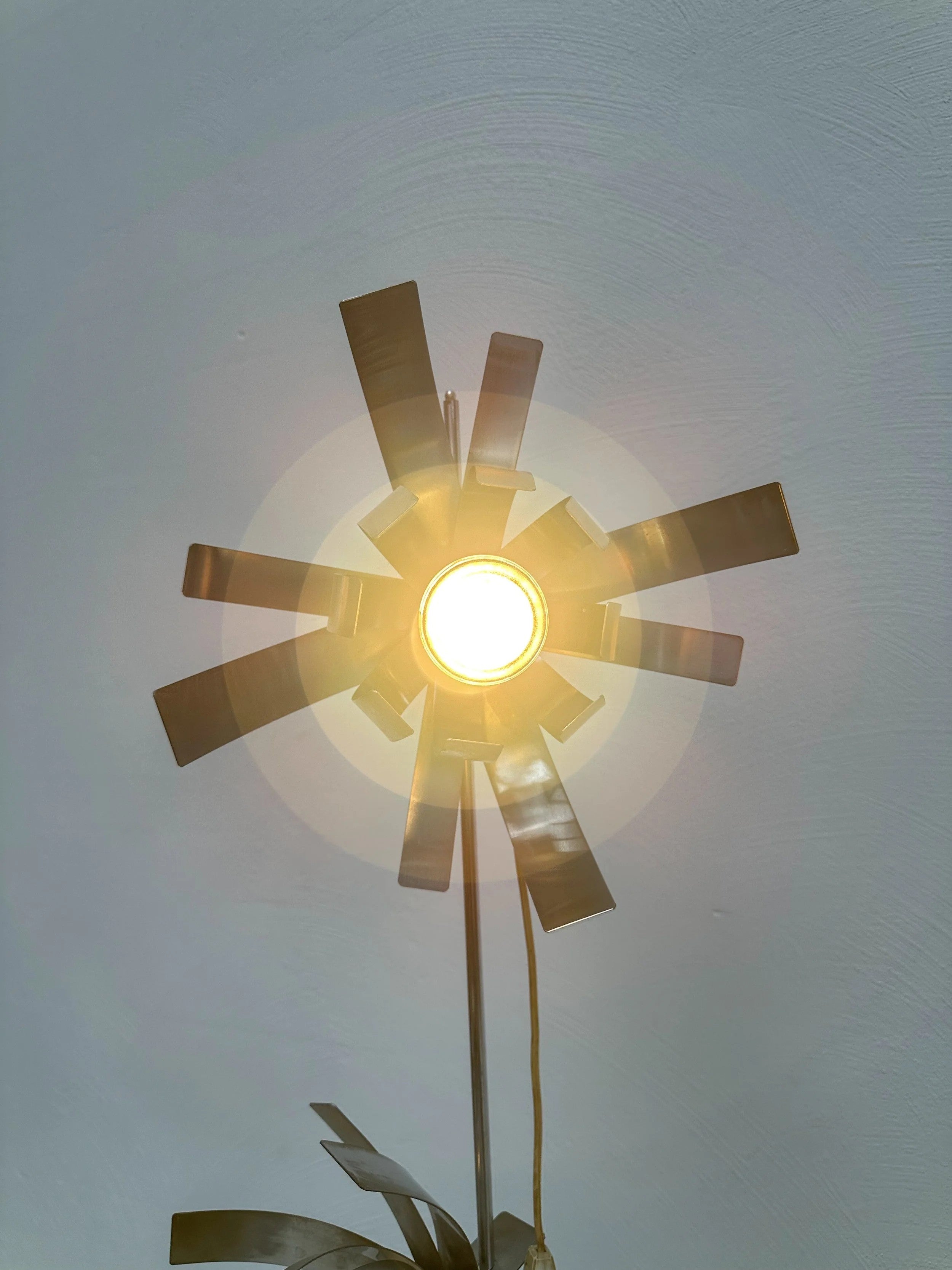 Sculptural_Adjustable_Floor_Lamp_by_Jocelyne_Trocmé_for_Oxar,_Polished_Metal,_French_Modern_Design,_1970s