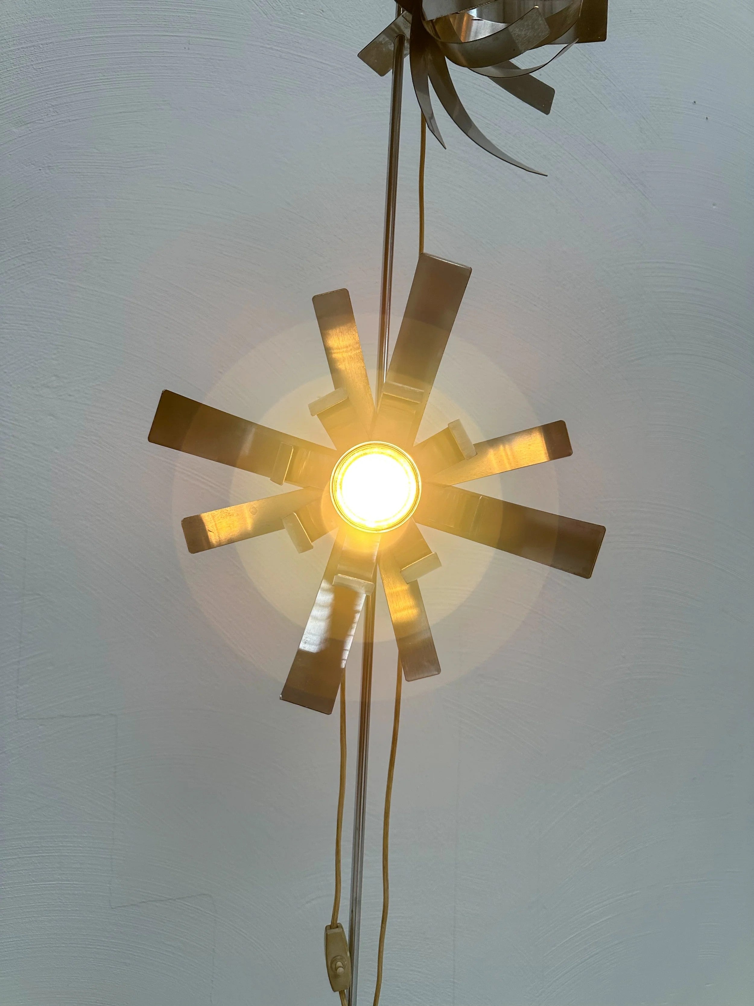 Sculptural_Adjustable_Floor_Lamp_by_Jocelyne_Trocmé_for_Oxar,_Polished_Metal,_French_Modern_Design,_1970s