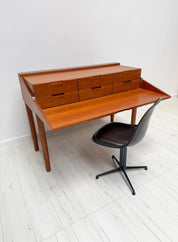 Cherry_Wood_Secretary_Desk_by_Antonio_Citterio_for_B&B_Italia,_Italian_Postmodern_Design,_circa_1985