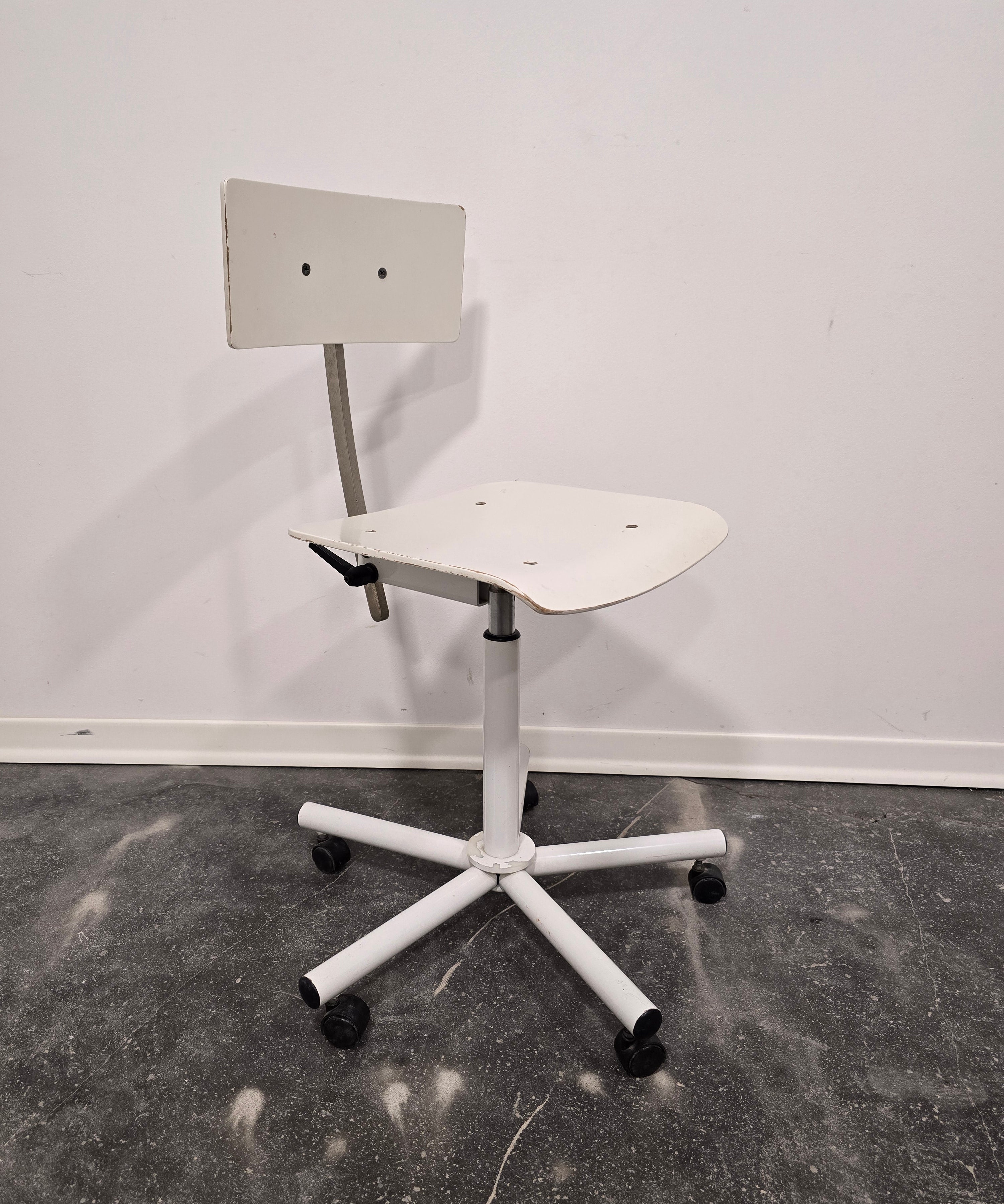 Vintage_Industrial_Swivel_Office_Chair_with_Adjustable_Backrest_and_Tubular_Steel_Base,_1980s