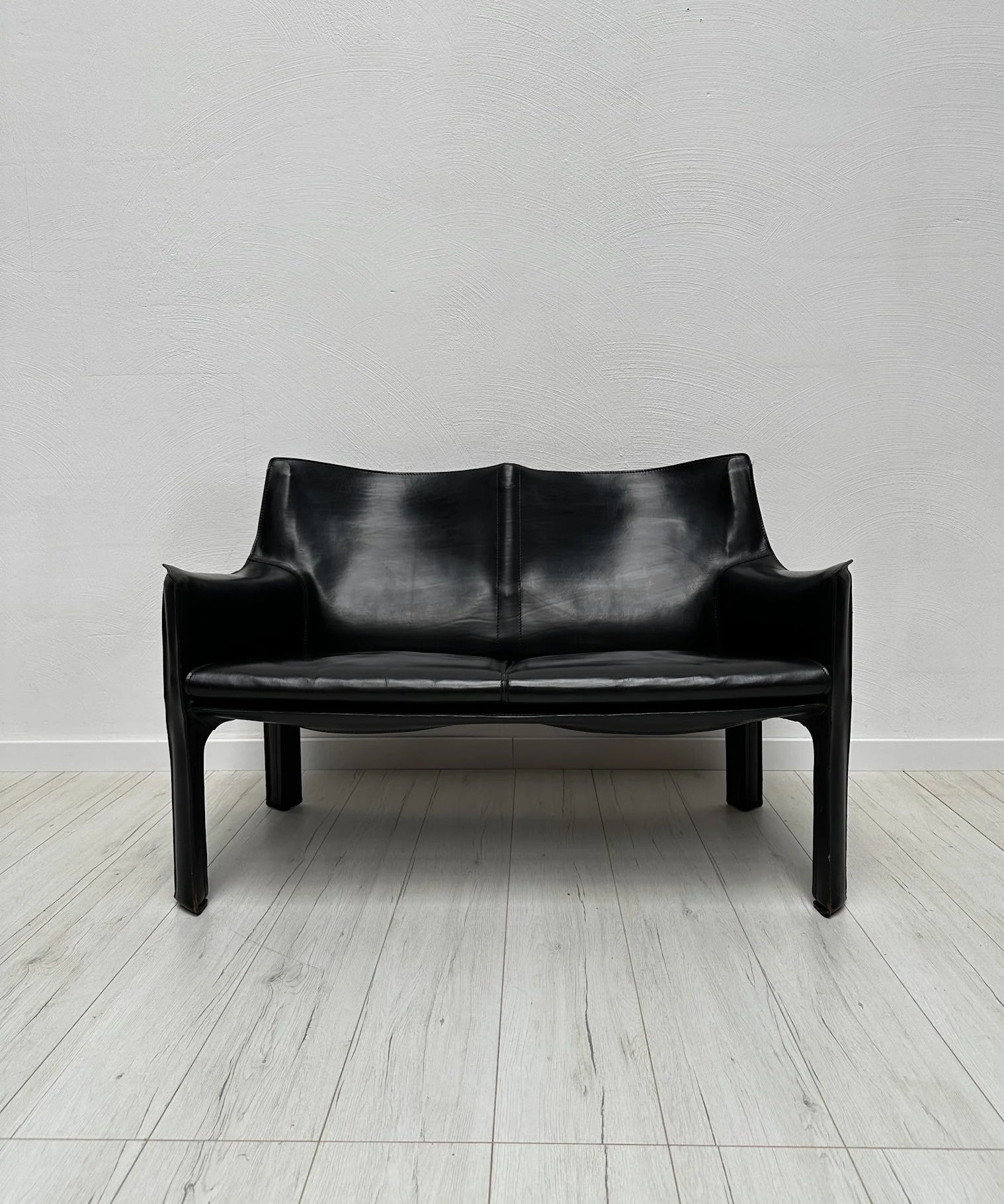 CAB_414_Sofa_by_Mario_Bellini_for_Cassina,_Black_Saddle_Leather,_Italian_Postmodern_Design,_1980s