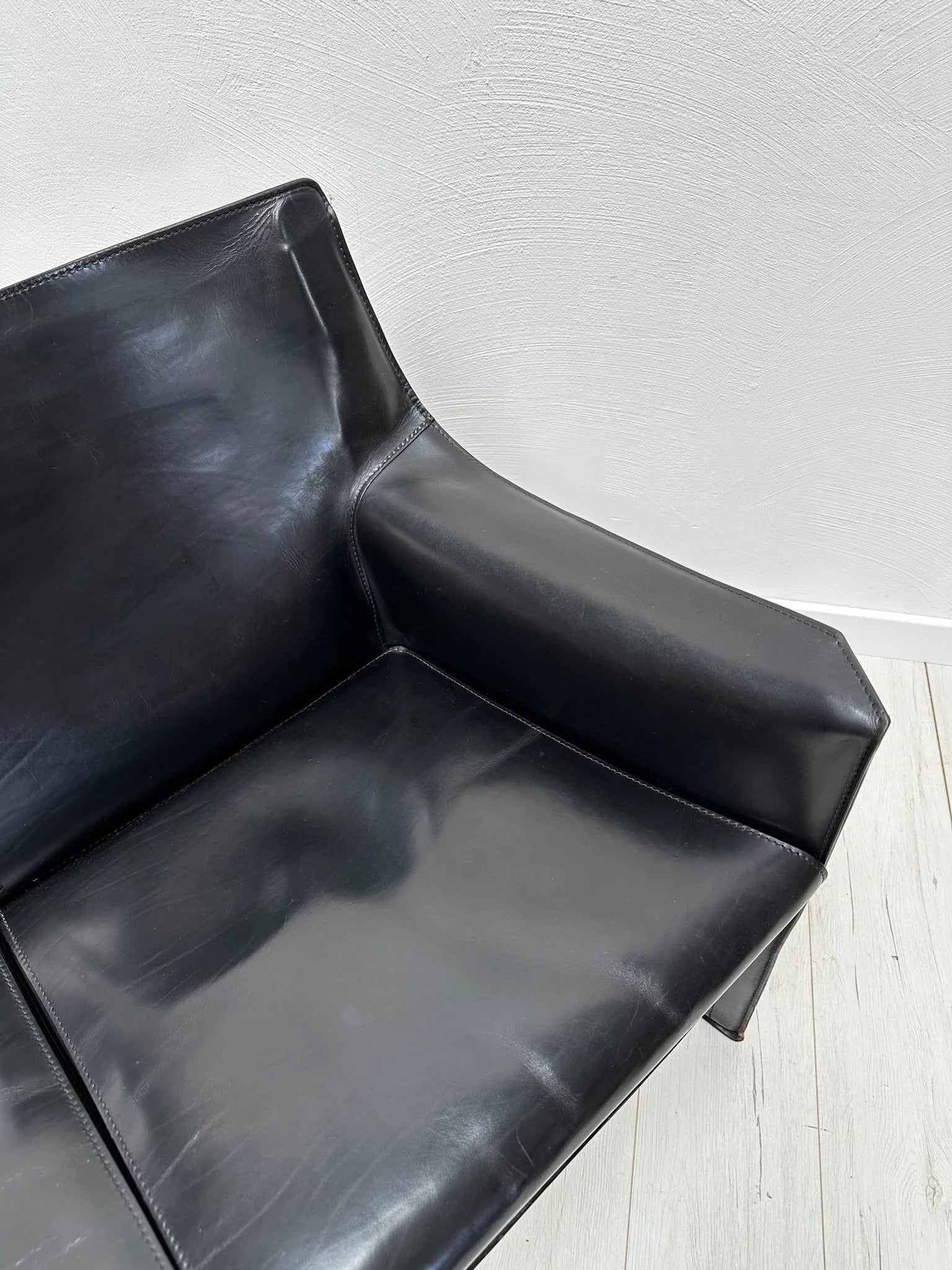 CAB_414_Sofa_by_Mario_Bellini_for_Cassina,_Black_Saddle_Leather,_Italian_Postmodern_Design,_1980s